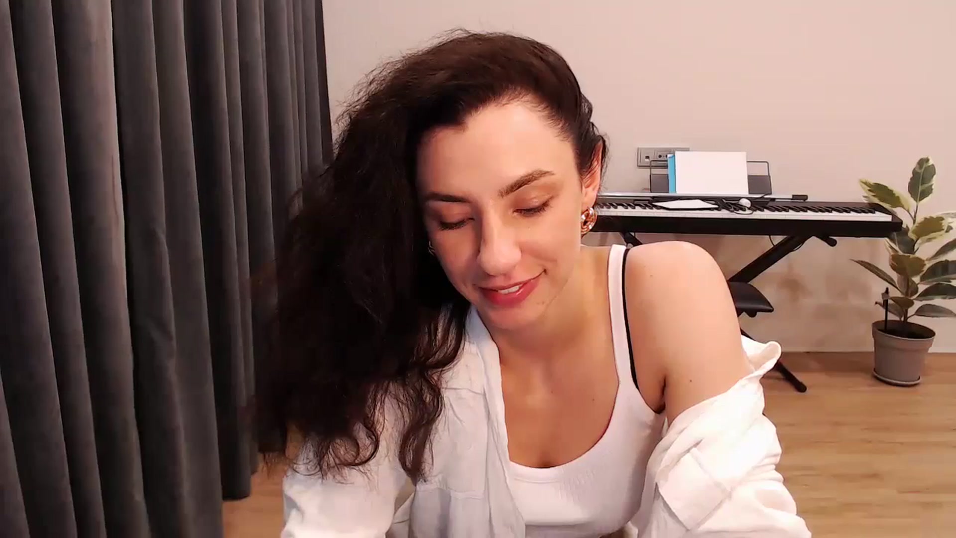 Gallery image thumbnail from Millla_Mi's myfreecams stream on, 03/10/2024, 20:56 image 5 of 20