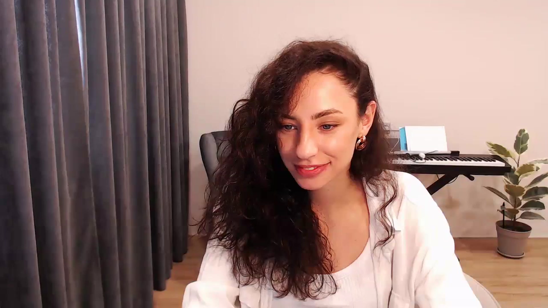 Gallery image thumbnail from Millla_Mi's myfreecams stream on, 03/13/2024, 09:33 image 10 of 20