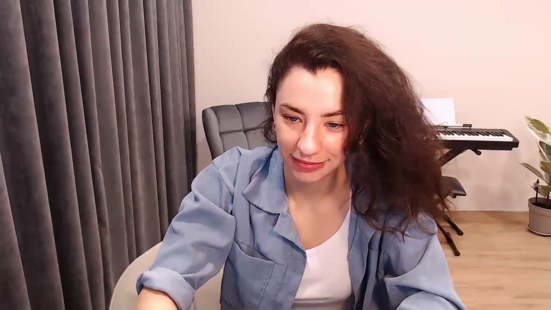 Gallery image thumbnail from Millla_Mi's myfreecams stream on, 03/14/2024, 07:03 image 6 of 20