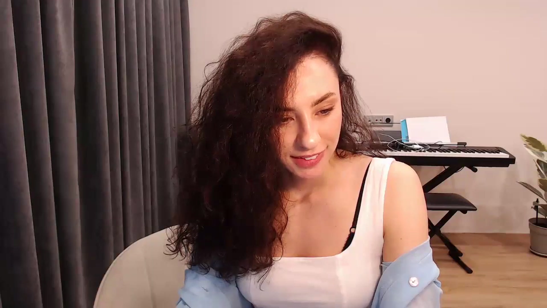 Gallery image thumbnail from Millla_Mi's myfreecams stream on, 03/16/2024, 18:42 image 6 of 20