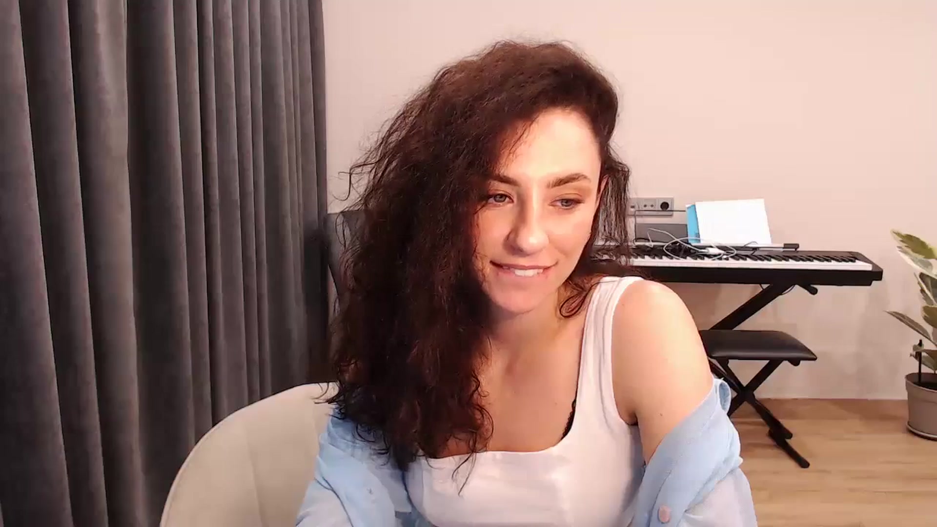 Gallery image thumbnail from Millla_Mi's myfreecams stream on, 03/16/2024, 18:42 image 5 of 20