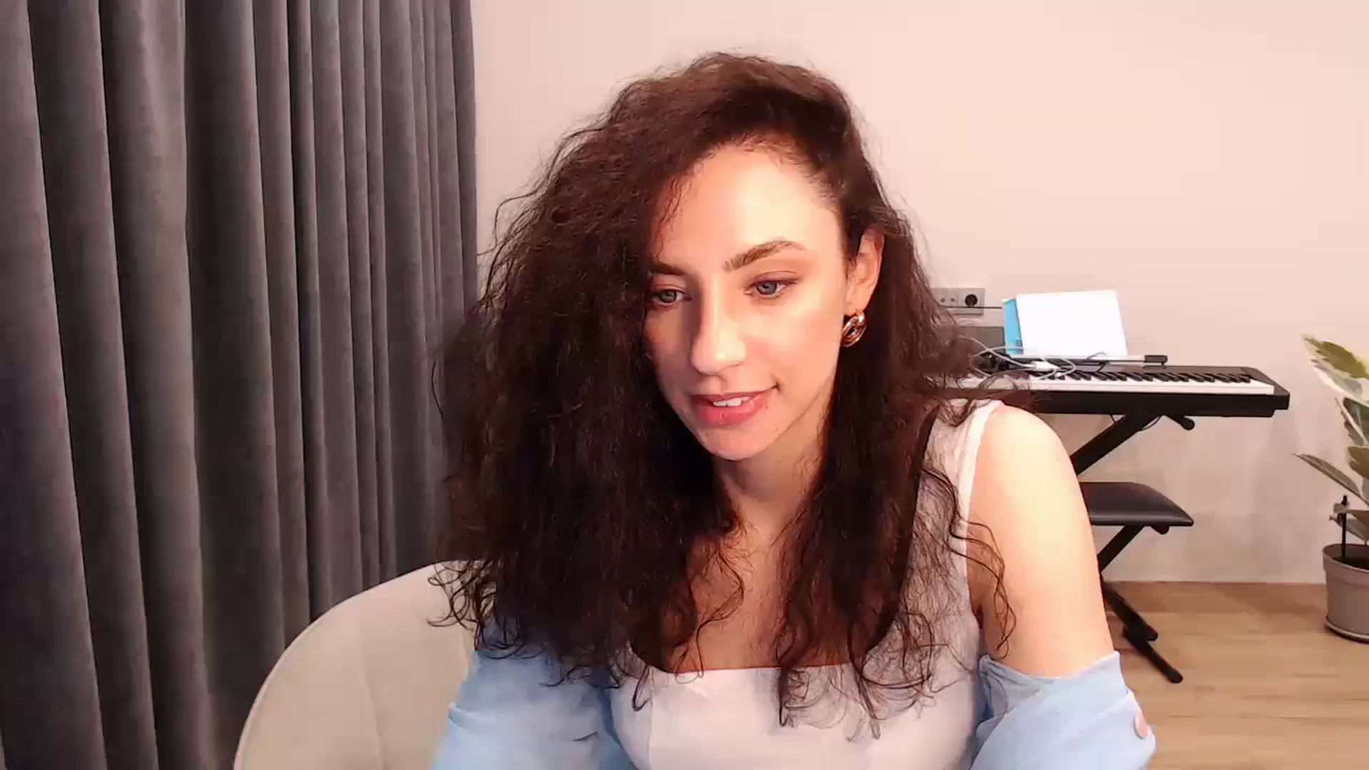 Gallery image thumbnail from Millla_Mi's myfreecams stream on, 03/16/2024, 18:42 image 7 of 20