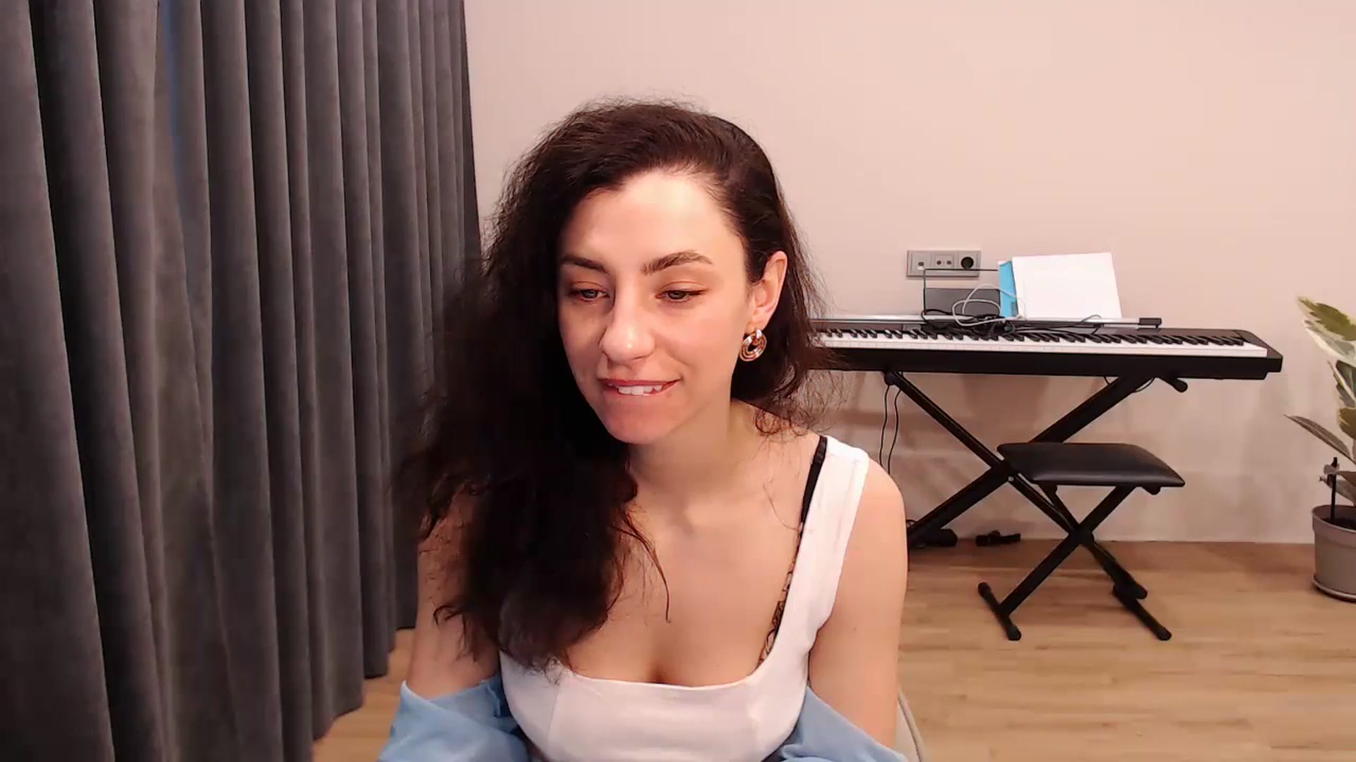 Gallery image thumbnail from Millla_Mi's myfreecams stream on, 03/17/2024, 08:01 image 6 of 20