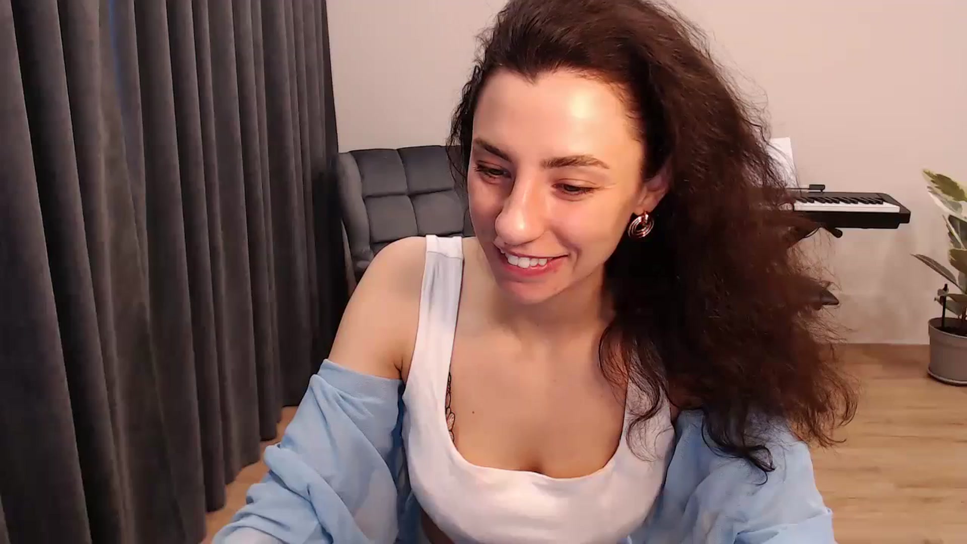 Gallery image thumbnail from Millla_Mi's myfreecams stream on, 03/17/2024, 08:40 image 16 of 20