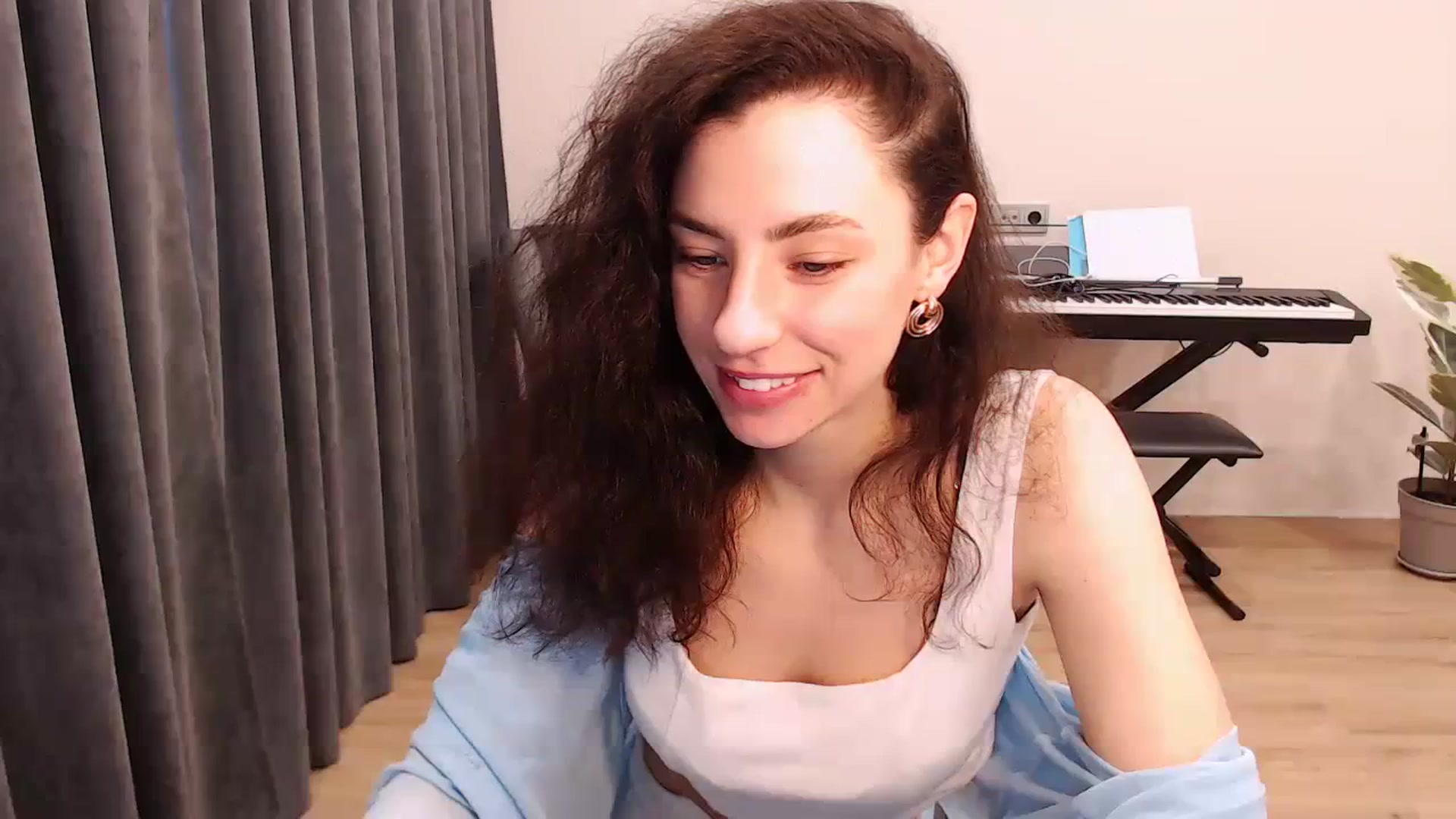 Gallery image thumbnail from Millla_Mi's myfreecams stream on, 03/17/2024, 08:40 image 3 of 20
