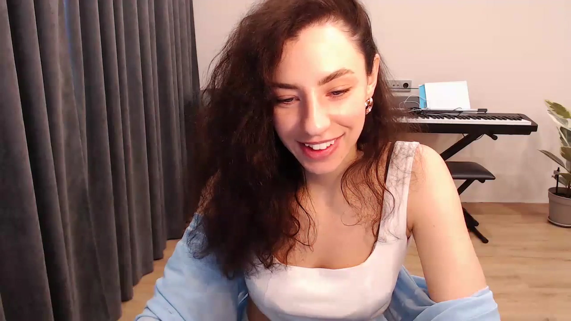 Gallery image thumbnail from Millla_Mi's myfreecams stream on, 03/17/2024, 08:40 image 8 of 20