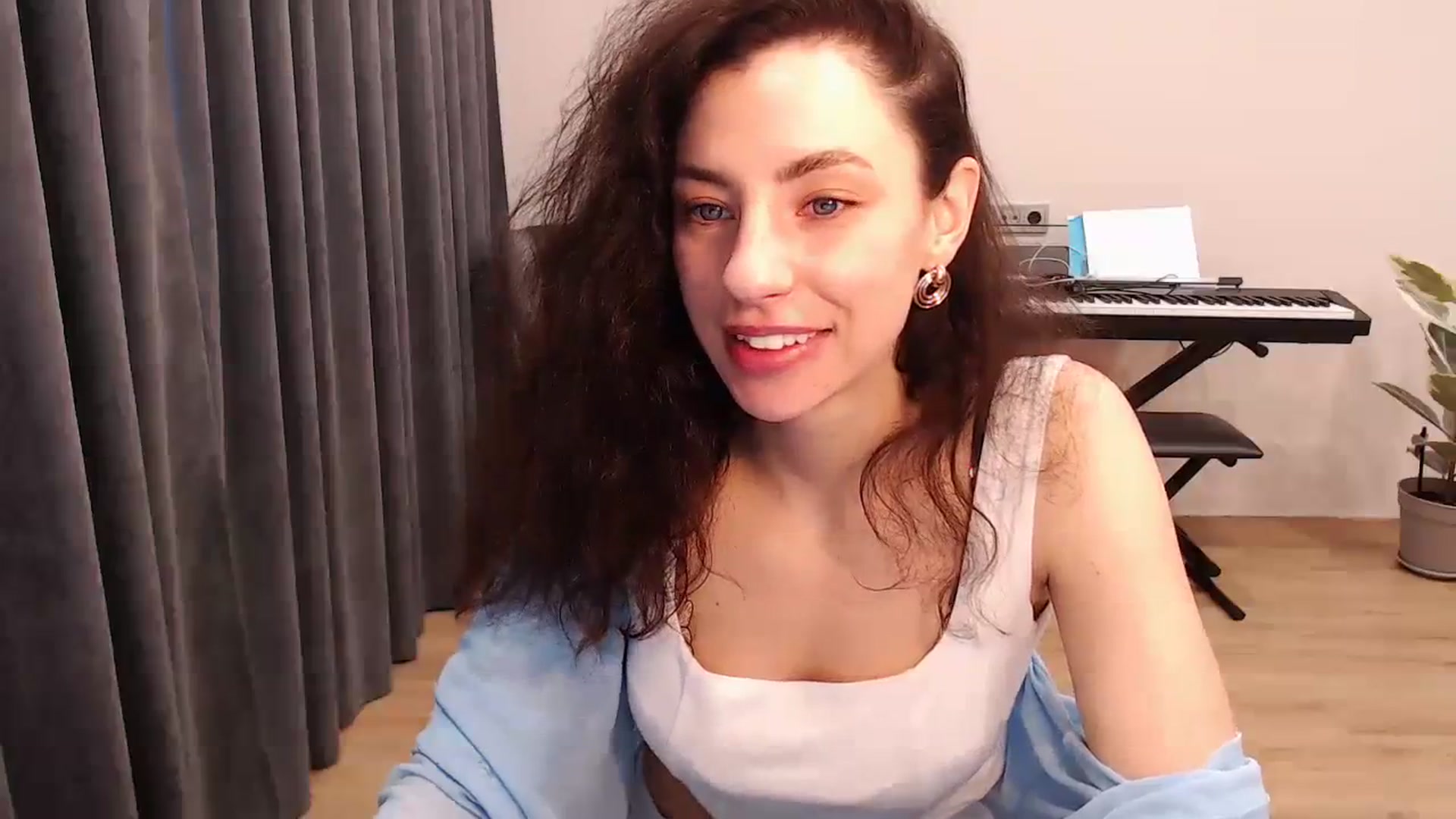 Gallery image thumbnail from Millla_Mi's myfreecams stream on, 03/17/2024, 08:40 image 2 of 20