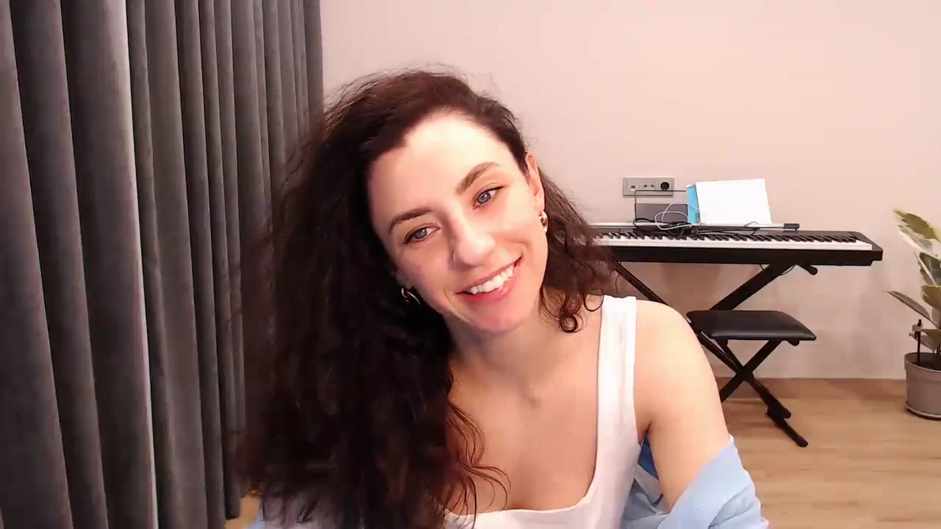 Gallery image thumbnail from Millla_Mi's myfreecams stream on, 03/17/2024, 20:12 image 2 of 20