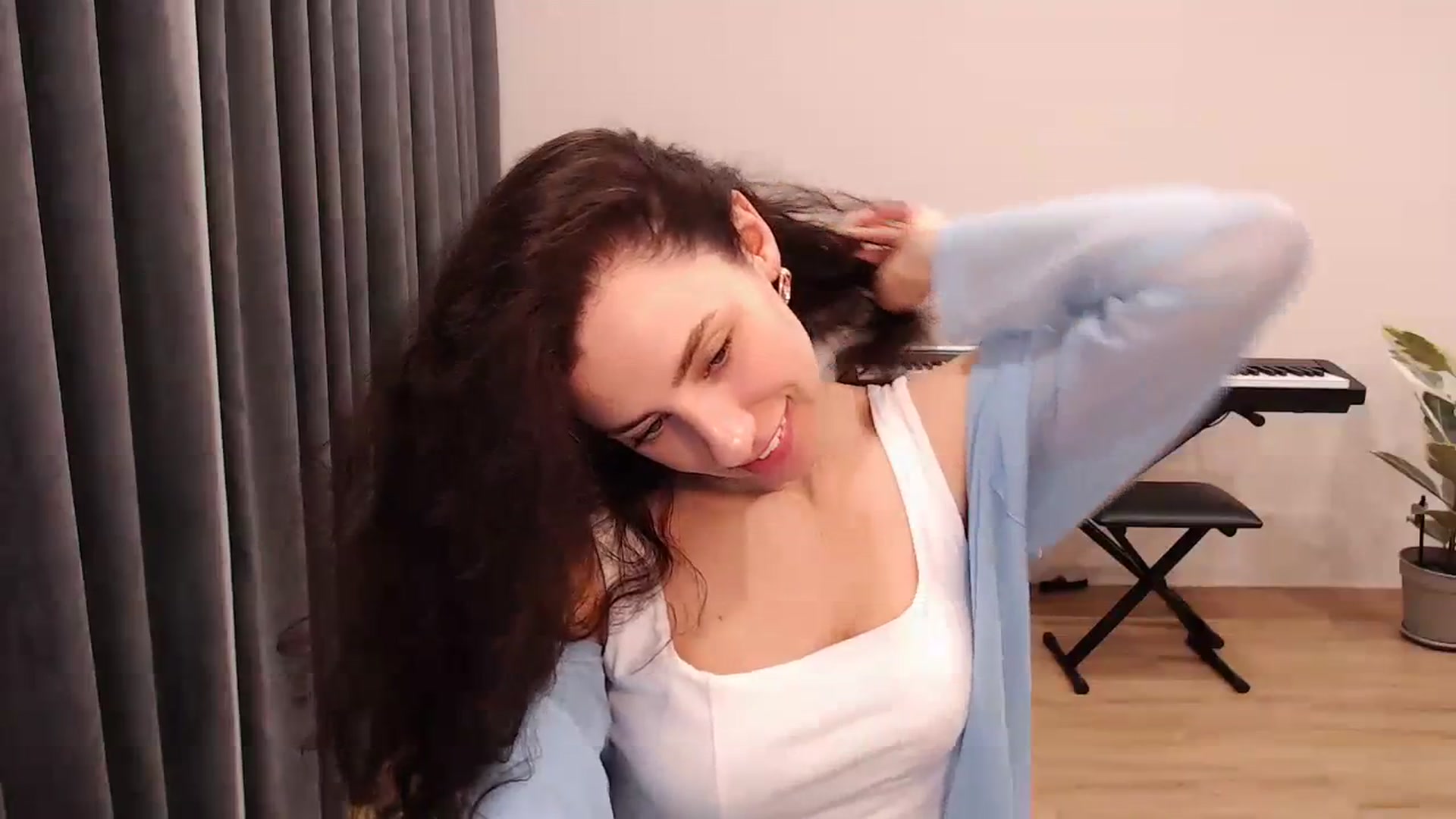 Gallery image thumbnail from Millla_Mi's myfreecams stream on, 03/17/2024, 20:12 image 15 of 20