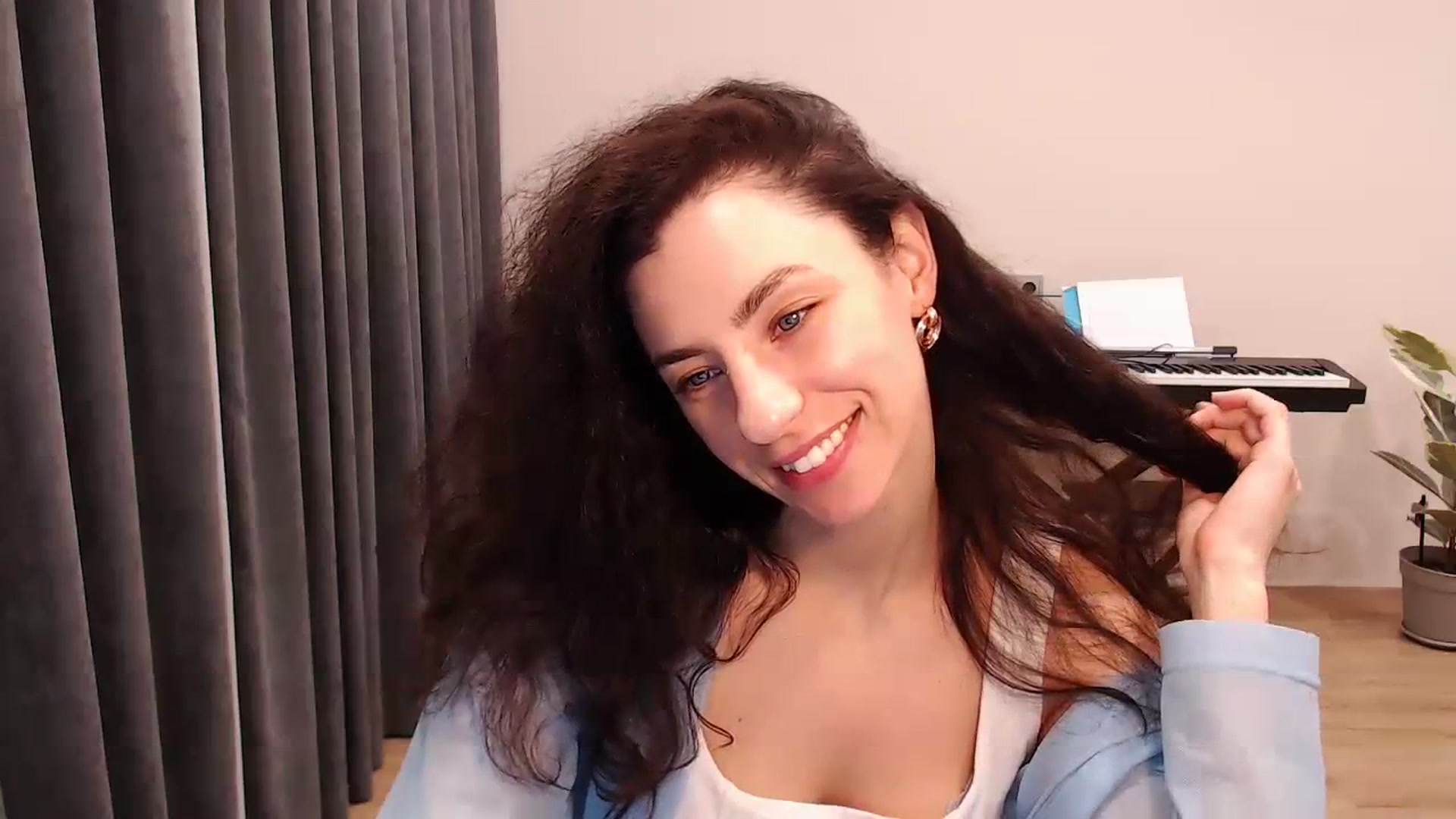 Gallery image thumbnail from Millla_Mi's myfreecams stream on, 03/17/2024, 20:12 image 4 of 20