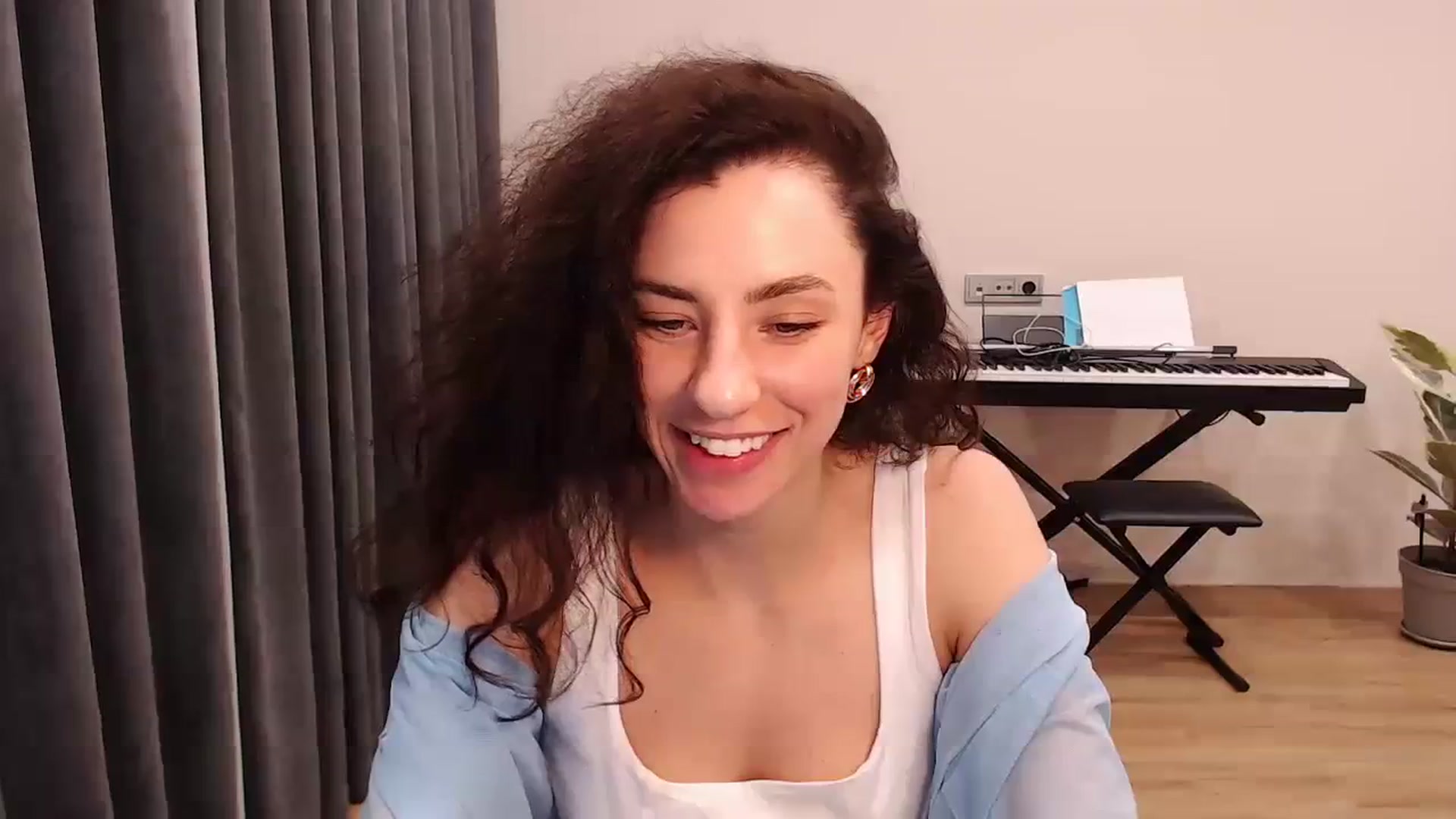 Gallery image thumbnail from Millla_Mi's myfreecams stream on, 03/17/2024, 20:12 image 12 of 20