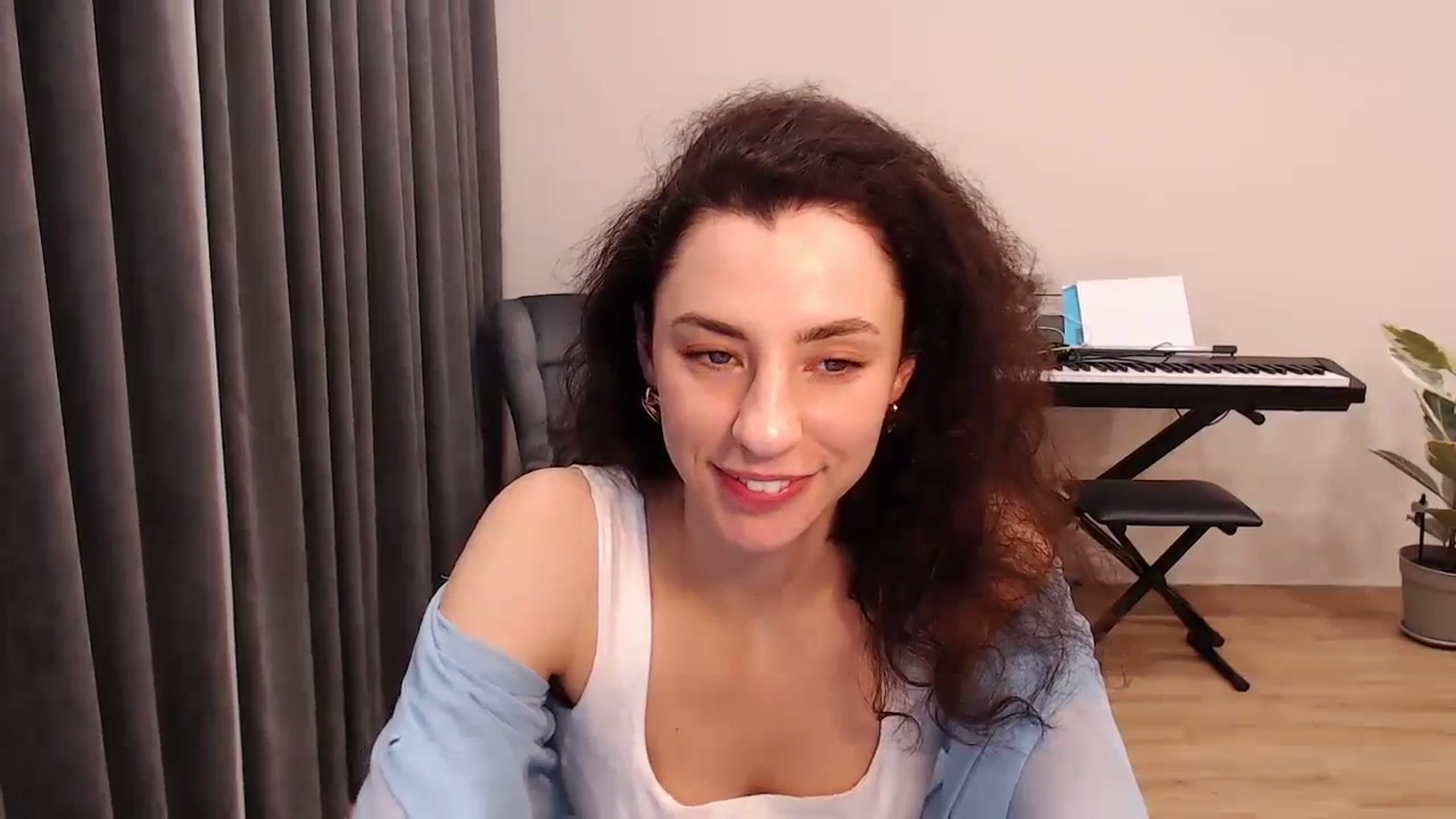 Gallery image thumbnail from Millla_Mi's myfreecams stream on, 03/17/2024, 20:12 image 11 of 20