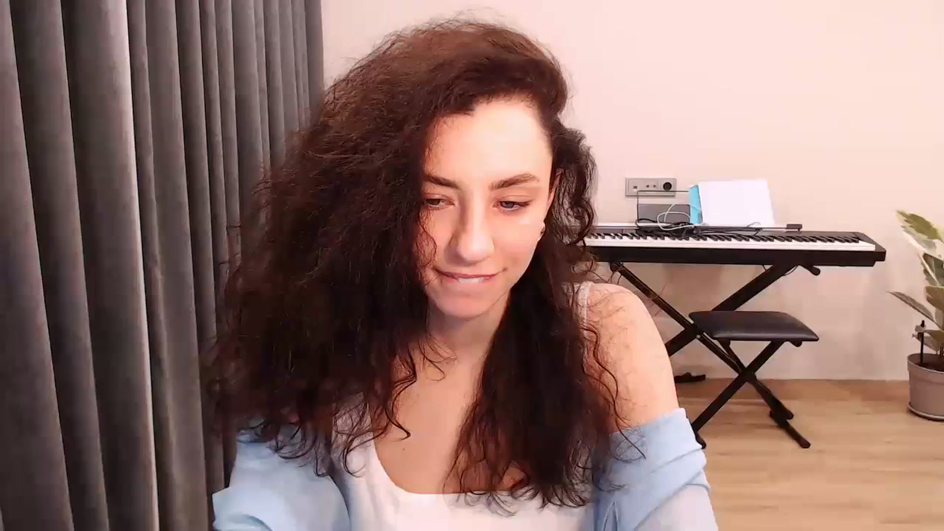 Gallery image thumbnail from Millla_Mi's myfreecams stream on, 03/17/2024, 20:12 image 18 of 20