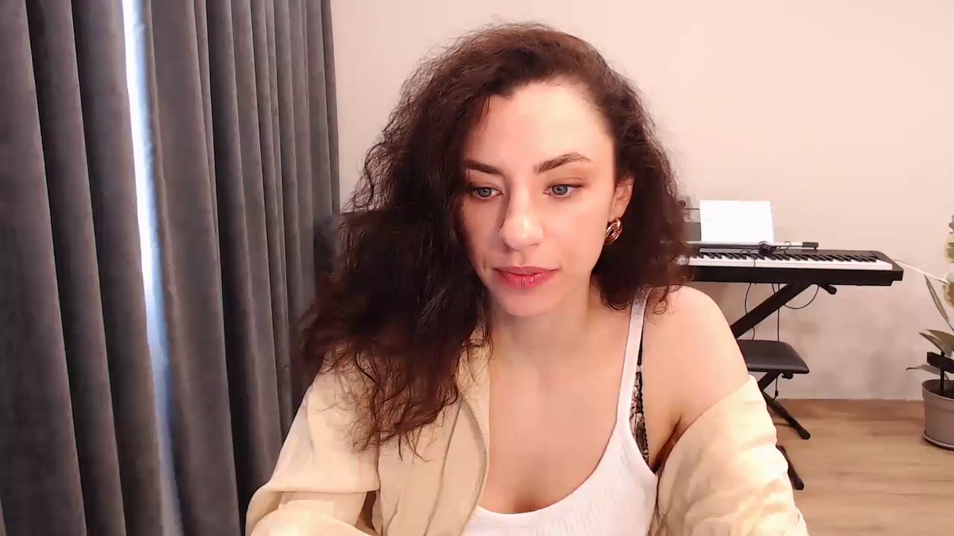 Gallery image thumbnail from Millla_Mi's myfreecams stream on, 04/15/2024, 05:10 image 6 of 20