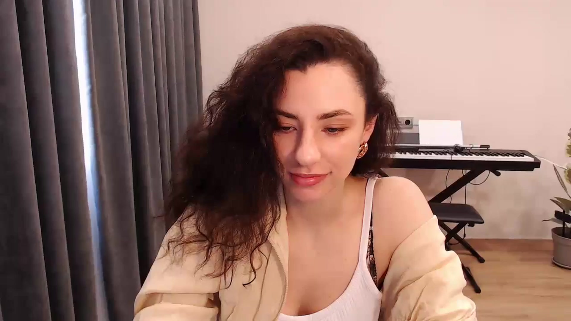 Gallery image thumbnail from Millla_Mi's myfreecams stream on, 04/15/2024, 05:10 image 18 of 20
