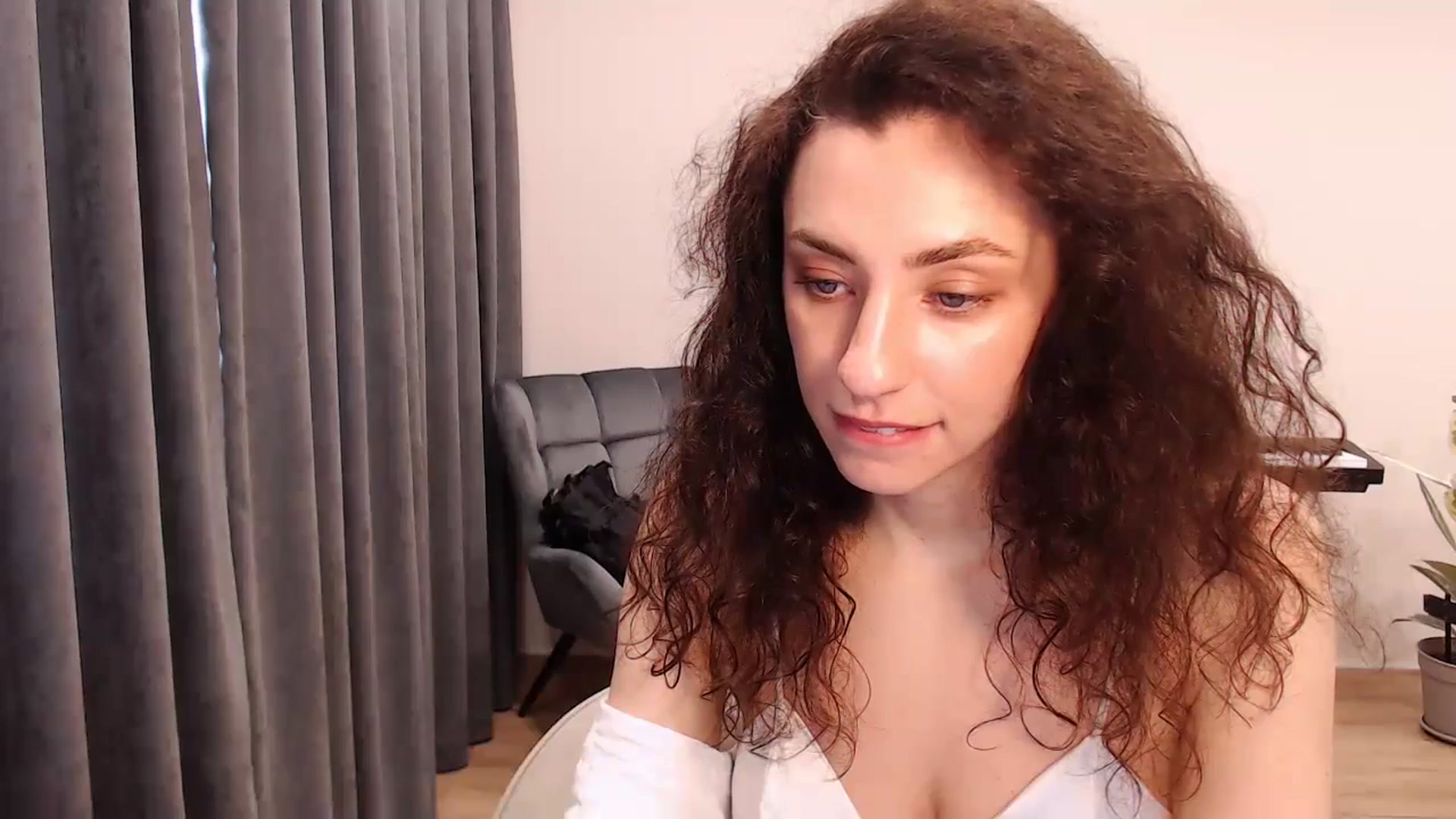 Gallery image thumbnail from Millla_Mi's myfreecams stream on, 04/17/2024, 10:32 image 12 of 20