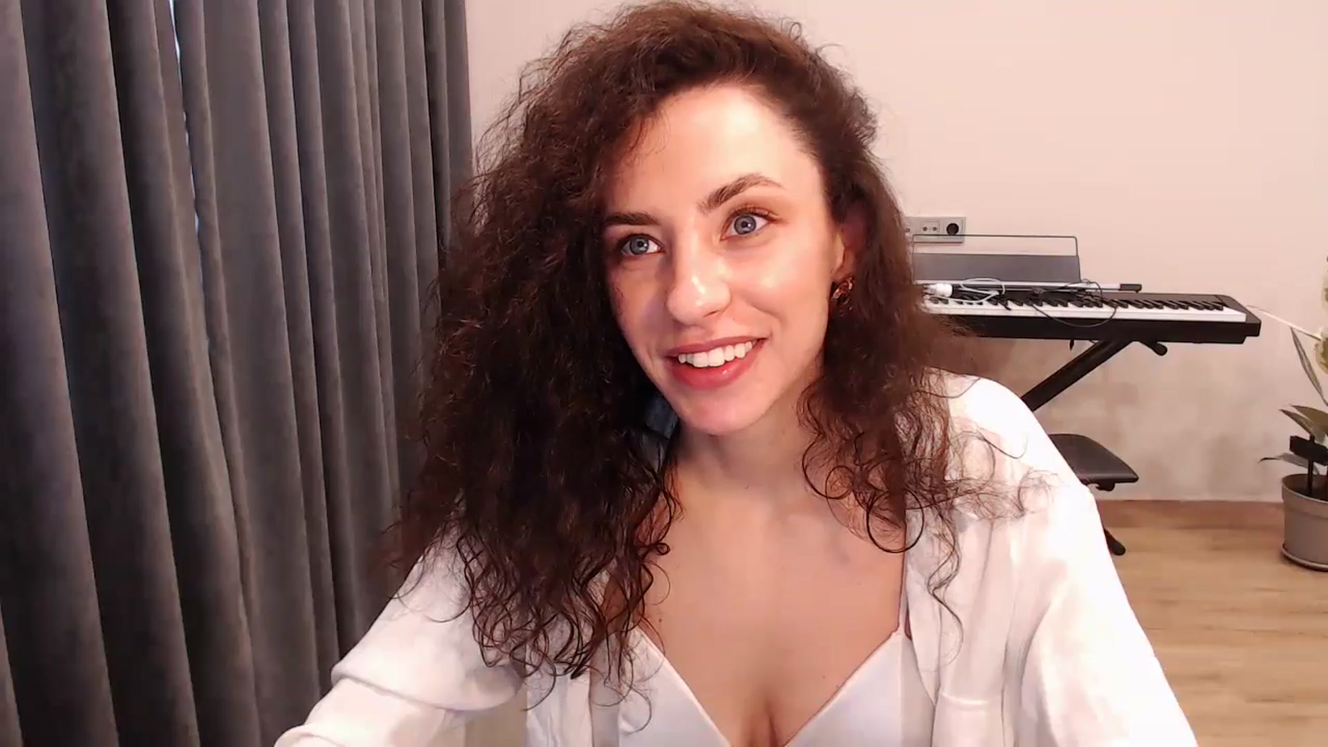 Gallery image thumbnail from Millla_Mi's myfreecams stream on, 04/17/2024, 10:32 image 18 of 20