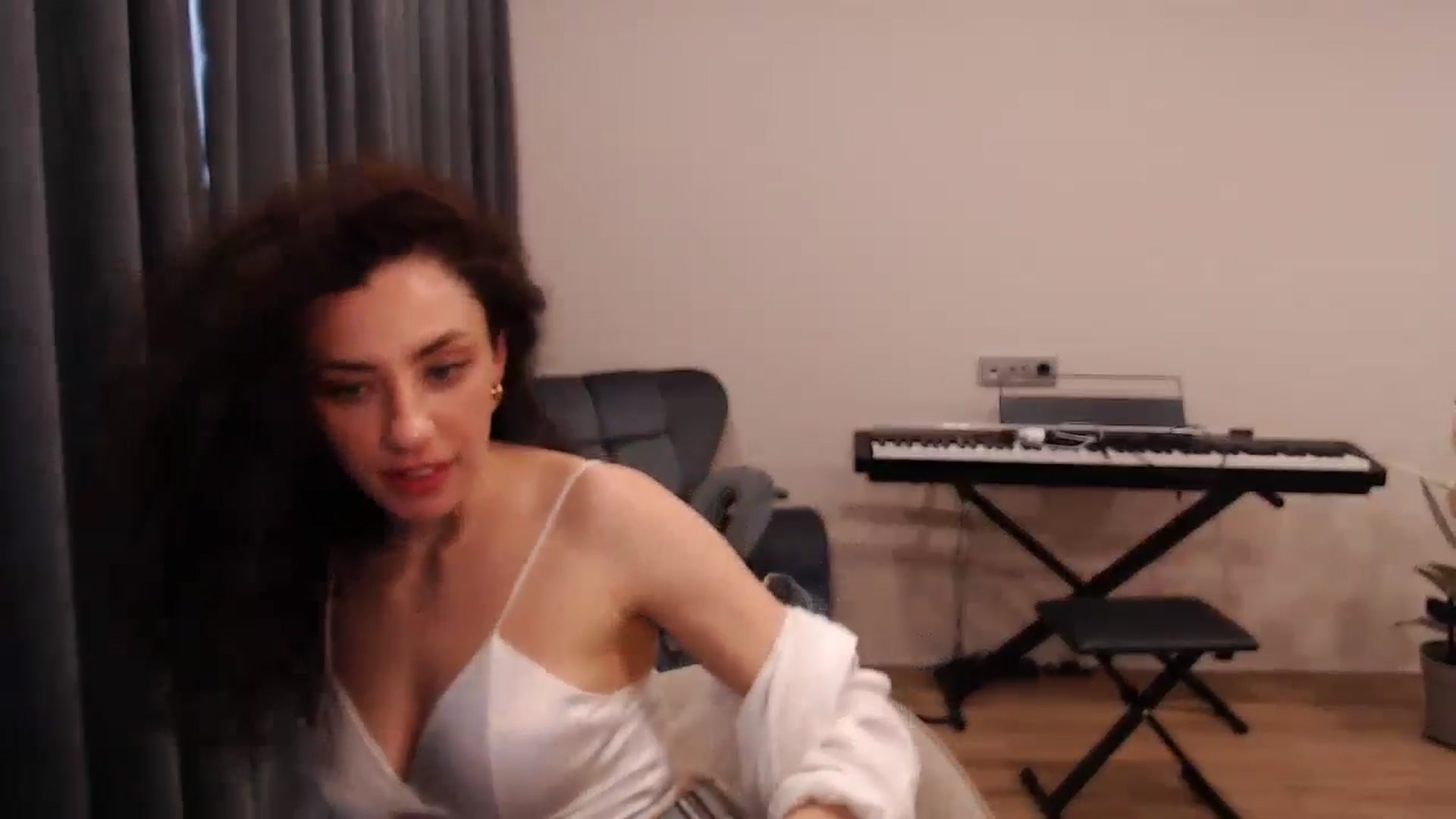 Gallery image thumbnail from Millla_Mi's myfreecams stream on, 04/17/2024, 10:32 image 14 of 20
