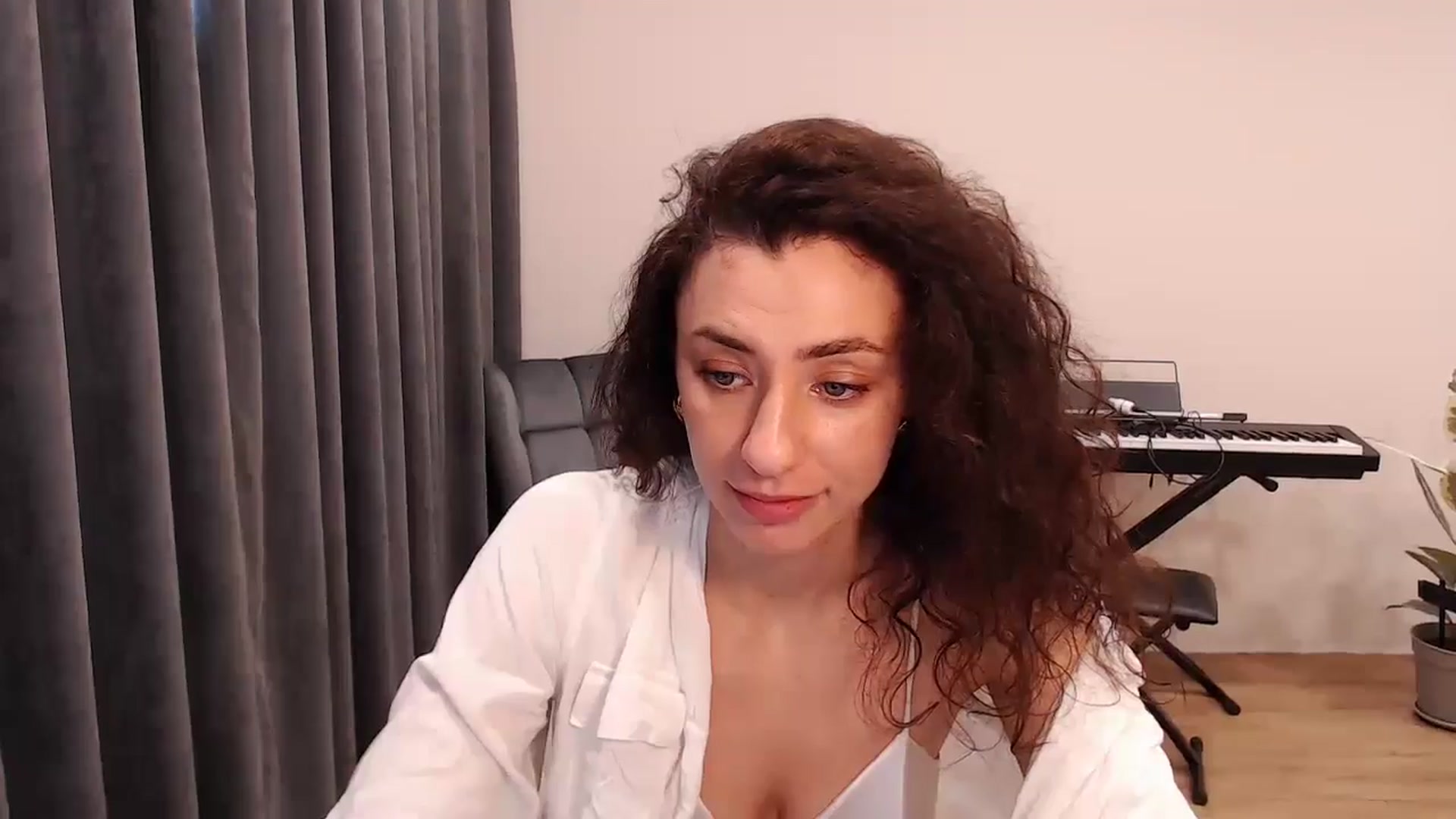 Gallery image thumbnail from Millla_Mi's myfreecams stream on, 04/18/2024, 13:12 image 14 of 20