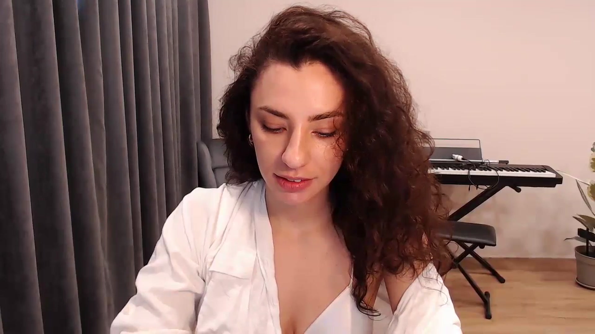 Gallery image thumbnail from Millla_Mi's myfreecams stream on, 04/18/2024, 13:12 image 4 of 20