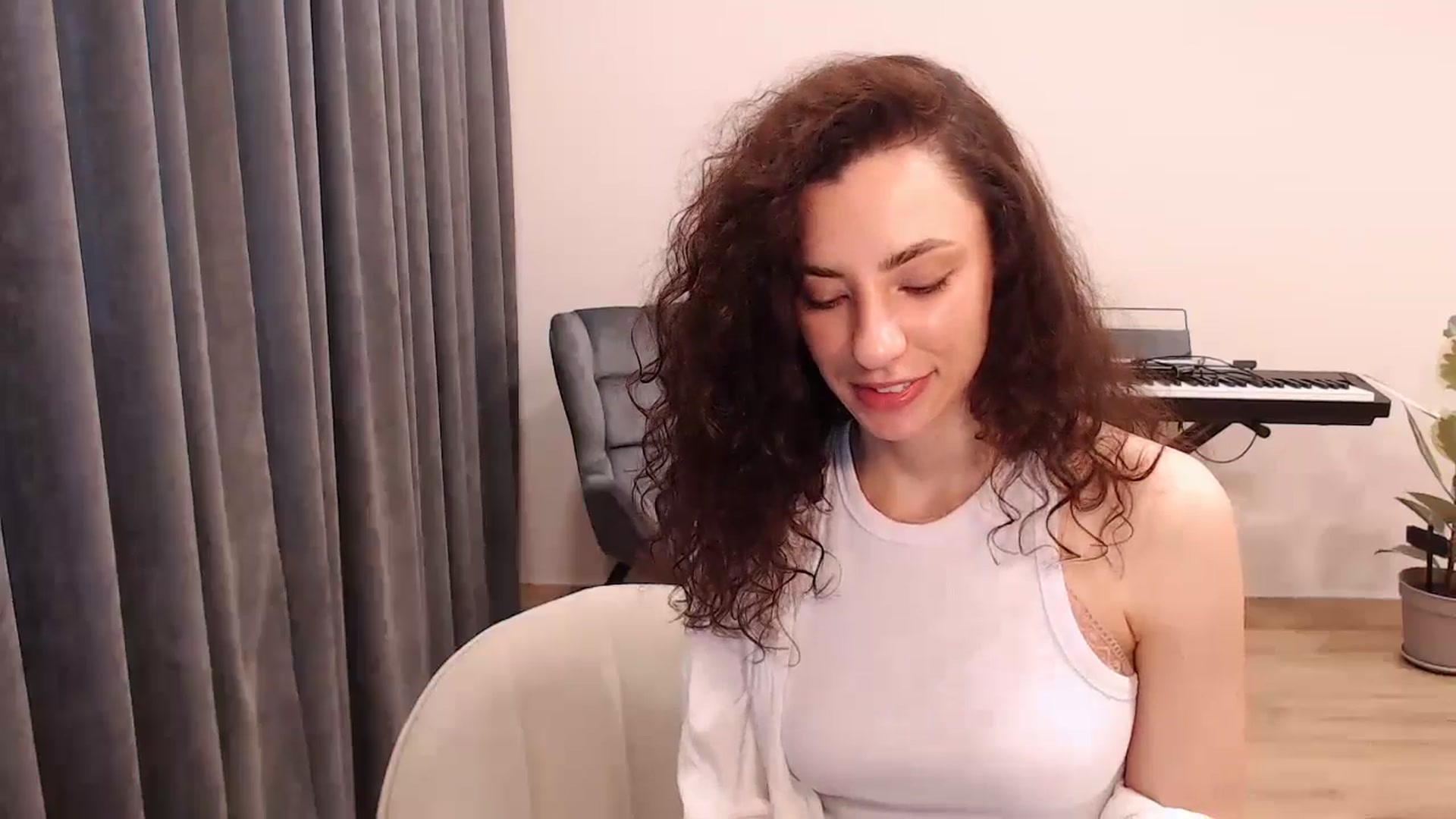 Gallery image thumbnail from Millla_Mi's myfreecams stream on, 04/20/2024, 07:23 image 2 of 20