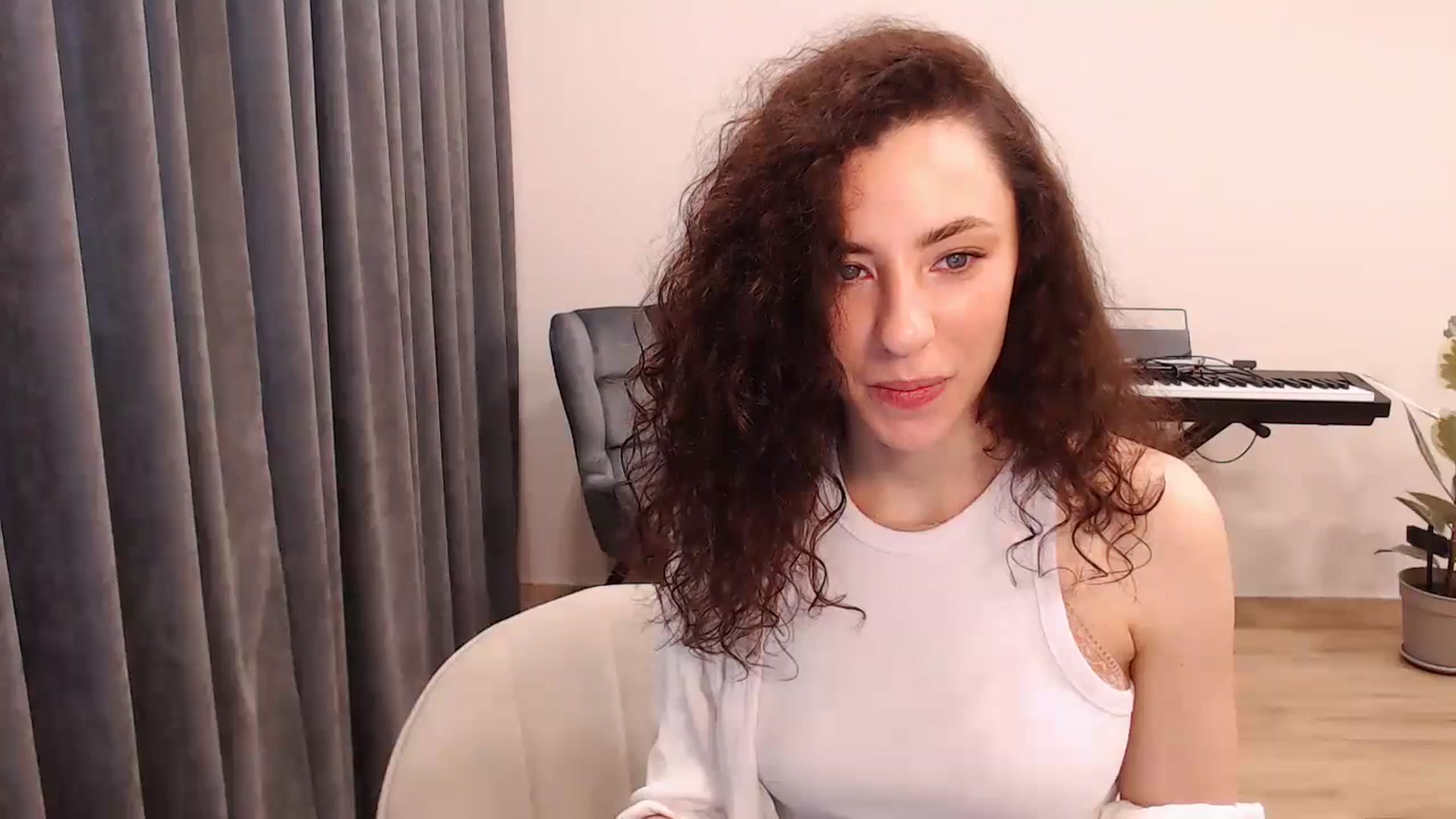 Gallery image thumbnail from Millla_Mi's myfreecams stream on, 04/20/2024, 07:23 image 4 of 20