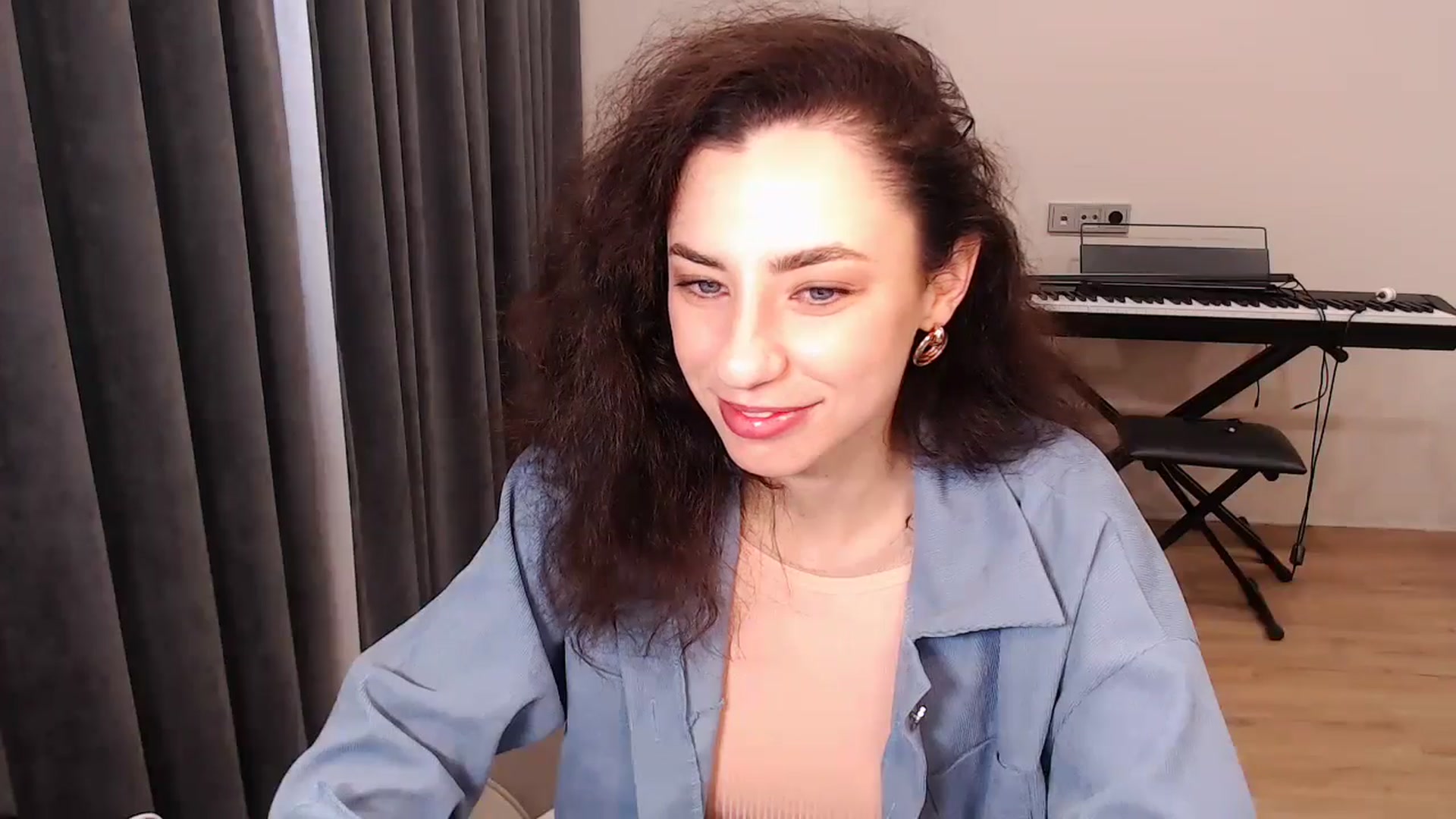 Gallery image thumbnail from Millla_Mi's myfreecams stream on, 05/07/2024, 06:27 image 7 of 20