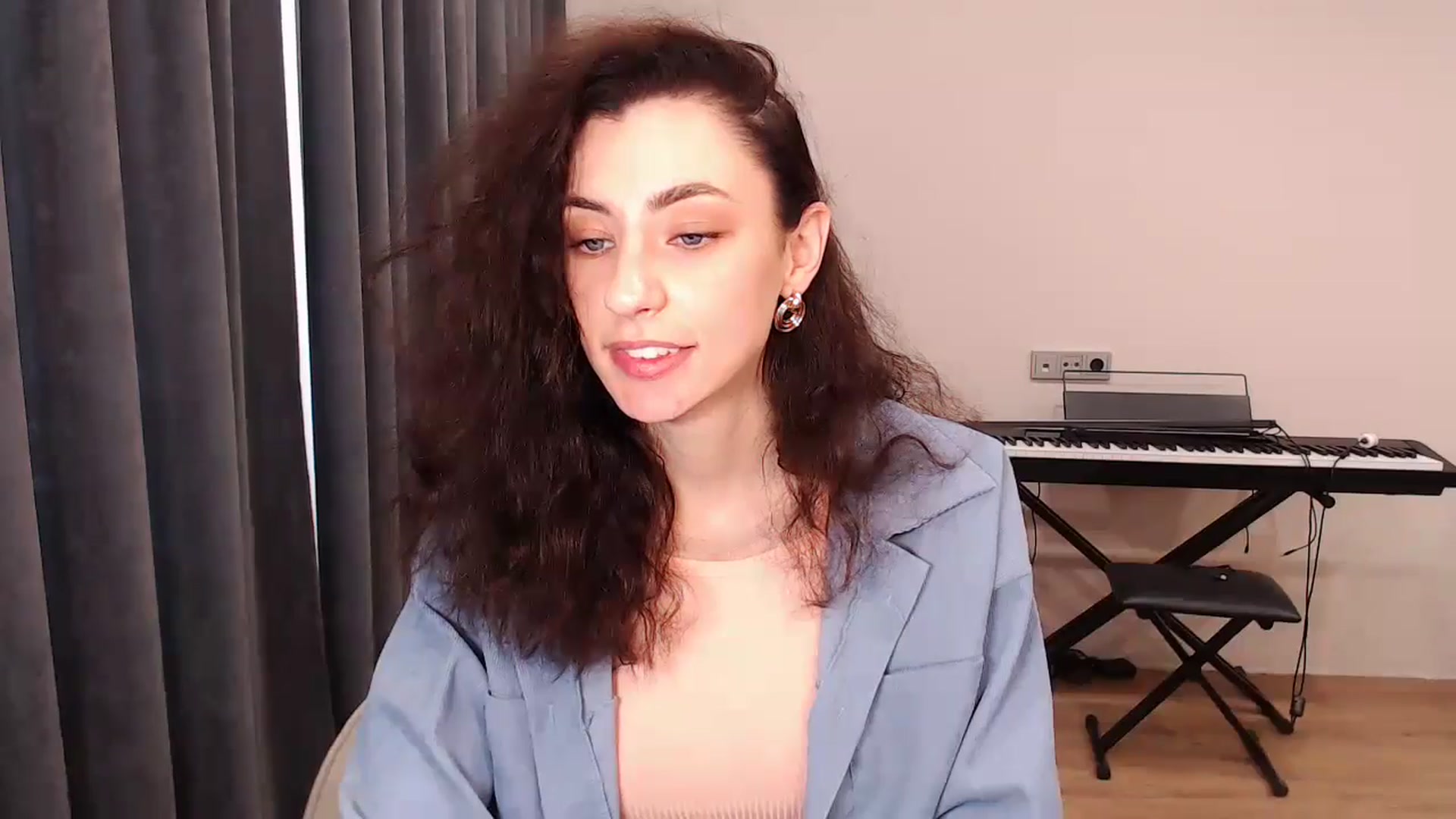 Gallery image thumbnail from Millla_Mi's myfreecams stream on, 05/07/2024, 08:05 image 4 of 20