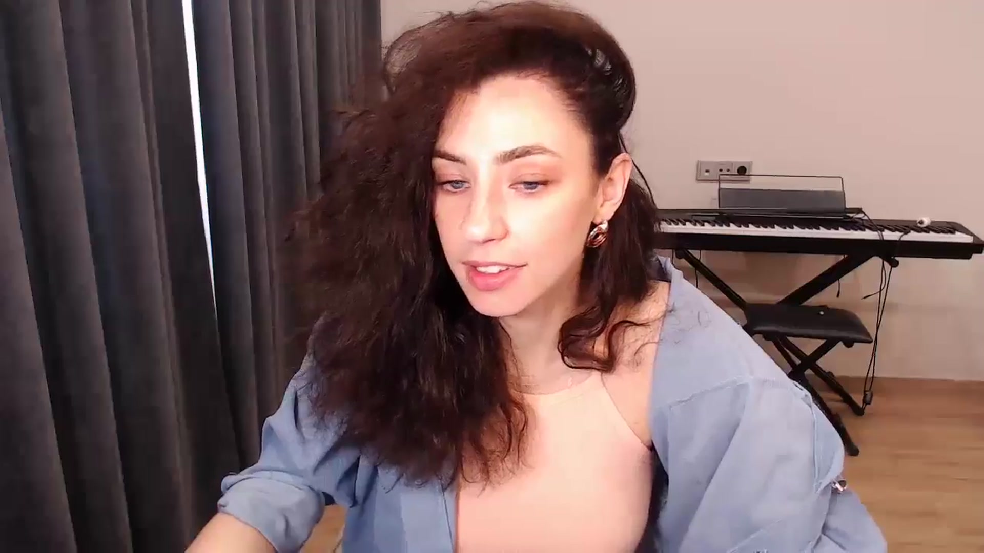 Gallery image thumbnail from Millla_Mi's myfreecams stream on, 05/07/2024, 08:05 image 15 of 20