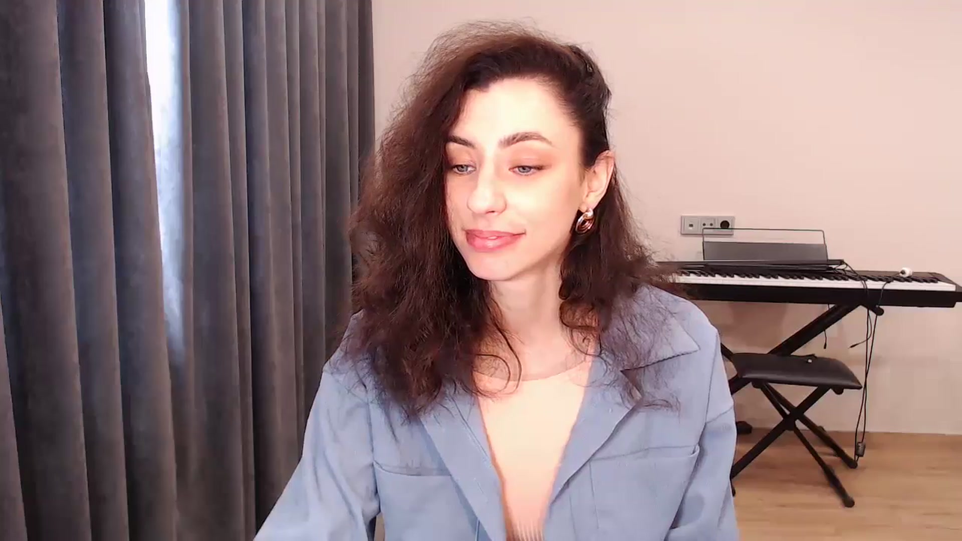 Gallery image thumbnail from Millla_Mi's myfreecams stream on, 05/07/2024, 09:18 image 17 of 20