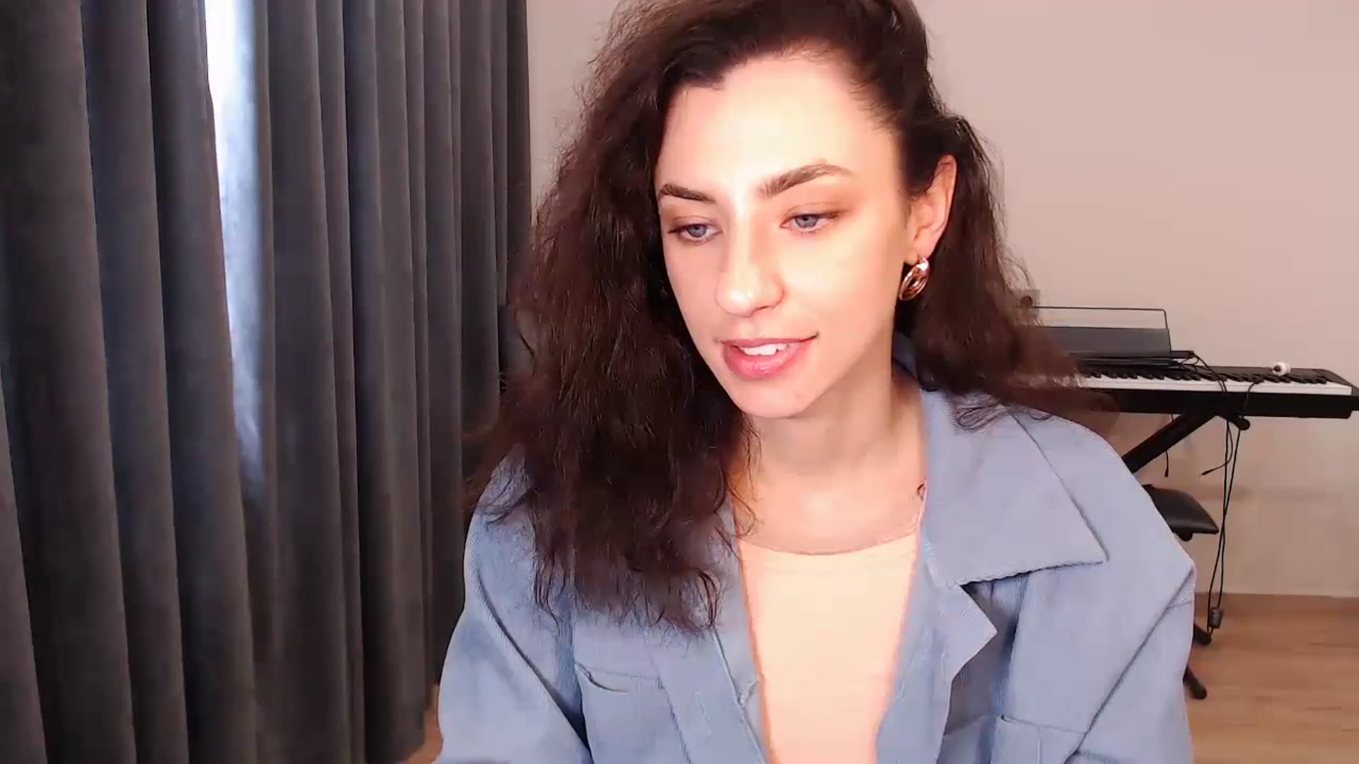 Gallery image thumbnail from Millla_Mi's myfreecams stream on, 05/07/2024, 09:18 image 15 of 20