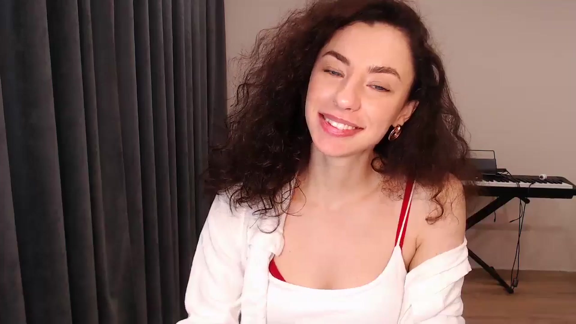 Gallery image thumbnail from Millla_Mi's myfreecams stream on, 05/08/2024, 06:33 image 12 of 20