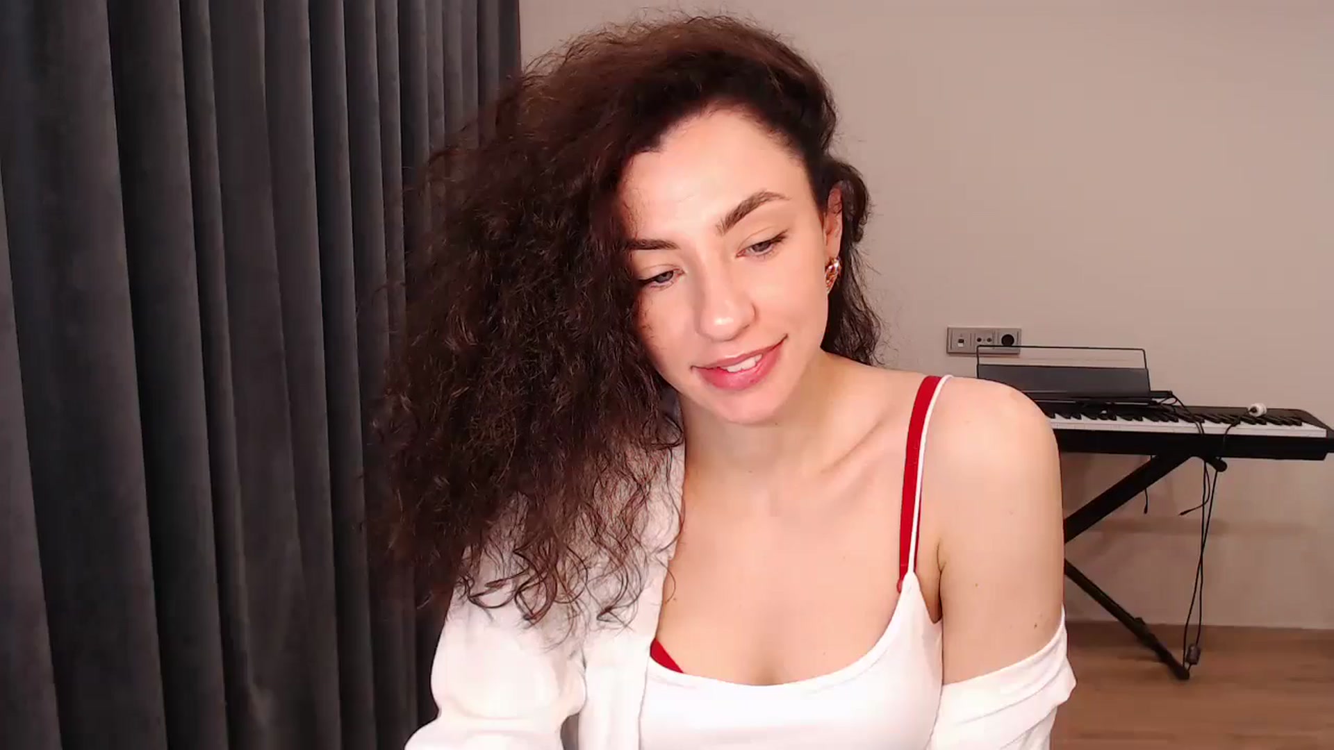 Gallery image thumbnail from Millla_Mi's myfreecams stream on, 05/08/2024, 06:33 image 14 of 20