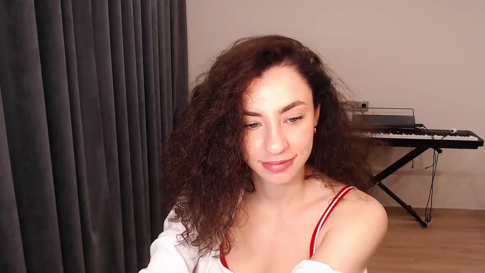 Gallery image thumbnail from Millla_Mi's myfreecams stream on, 05/08/2024, 06:33 image 10 of 20