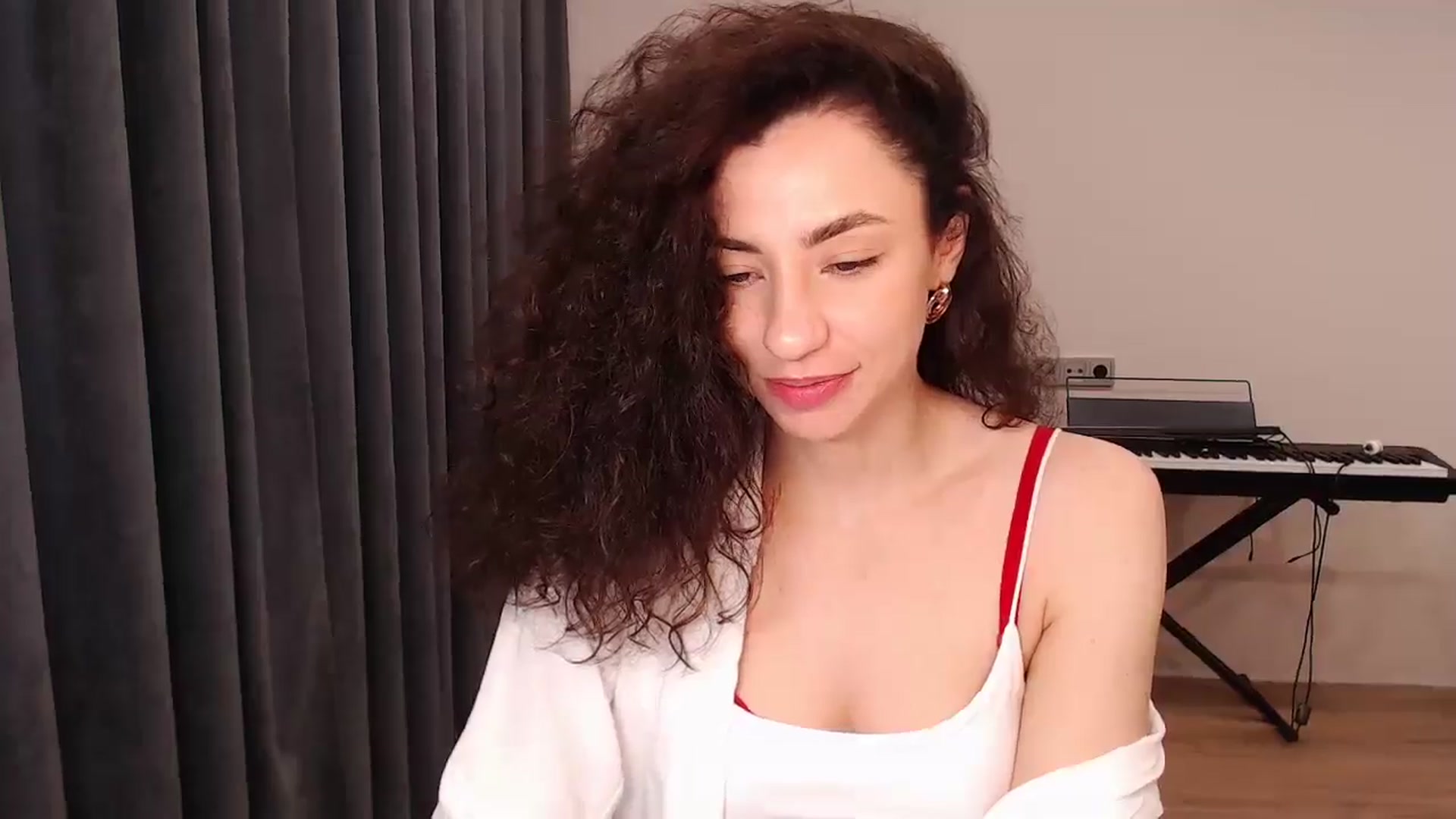 Gallery image thumbnail from Millla_Mi's myfreecams stream on, 05/08/2024, 06:33 image 15 of 20