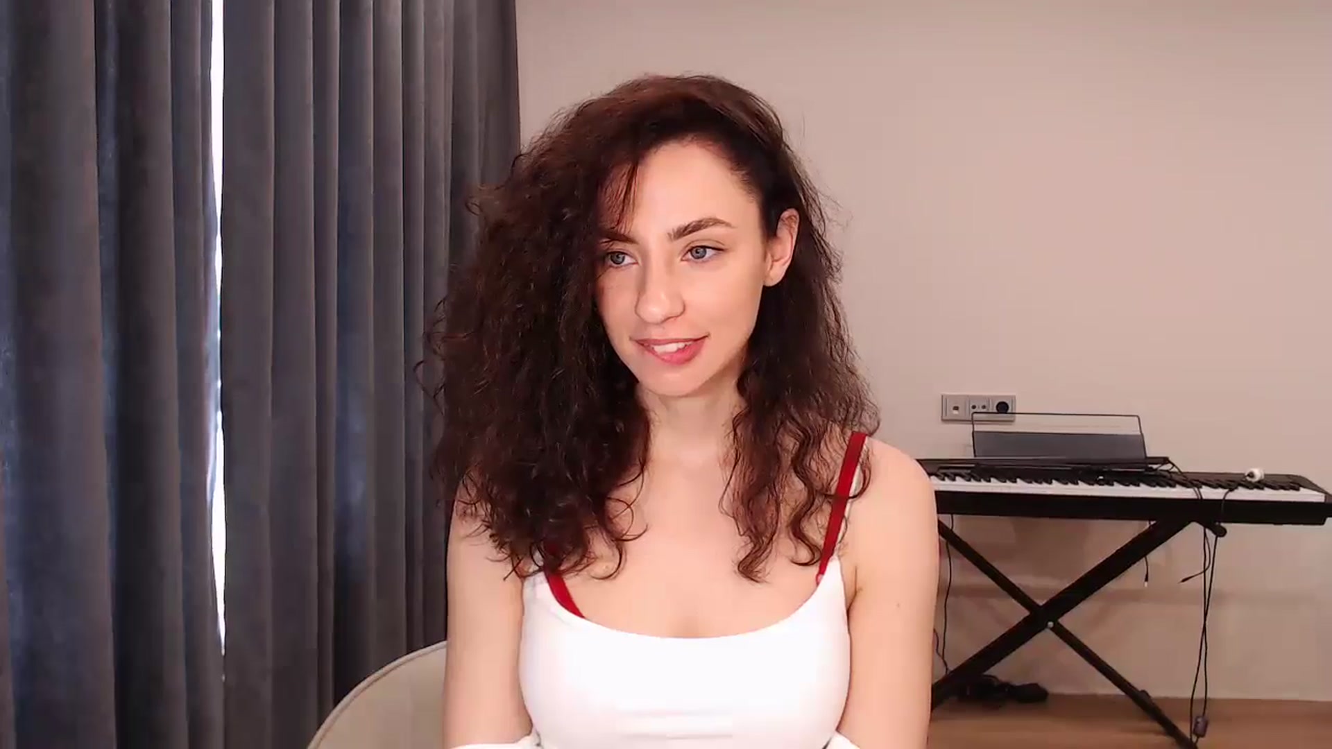 Gallery image thumbnail from Millla_Mi's myfreecams stream on, 05/08/2024, 09:44 image 16 of 20