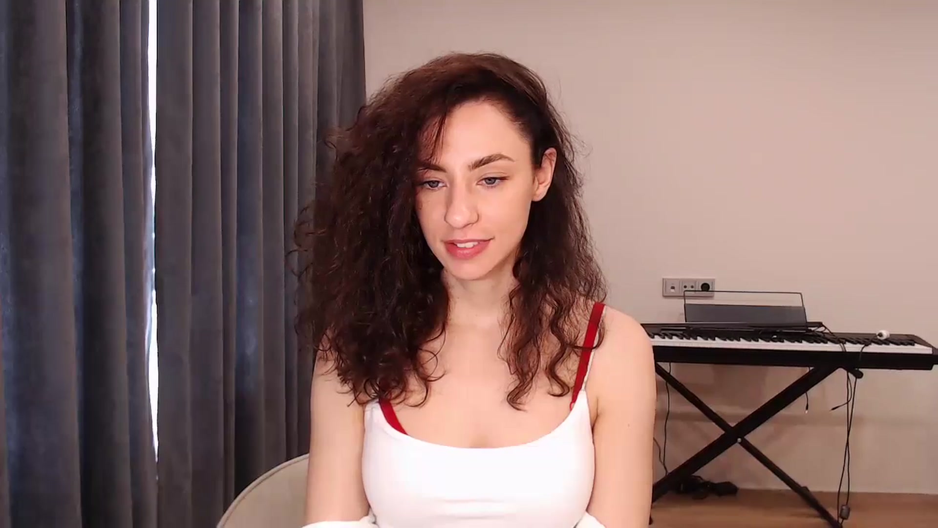 Gallery image thumbnail from Millla_Mi's myfreecams stream on, 05/08/2024, 09:44 image 15 of 20