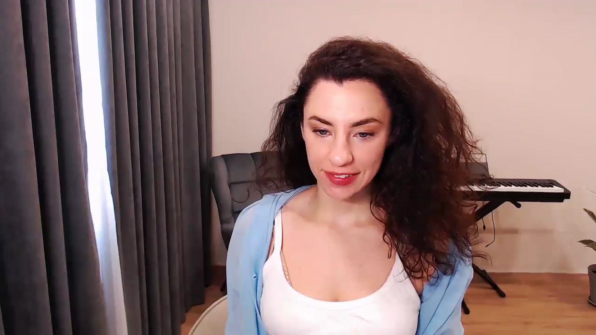 Gallery image thumbnail from Millla_Mi's myfreecams stream on, 05/21/2024, 05:02 image 4 of 20
