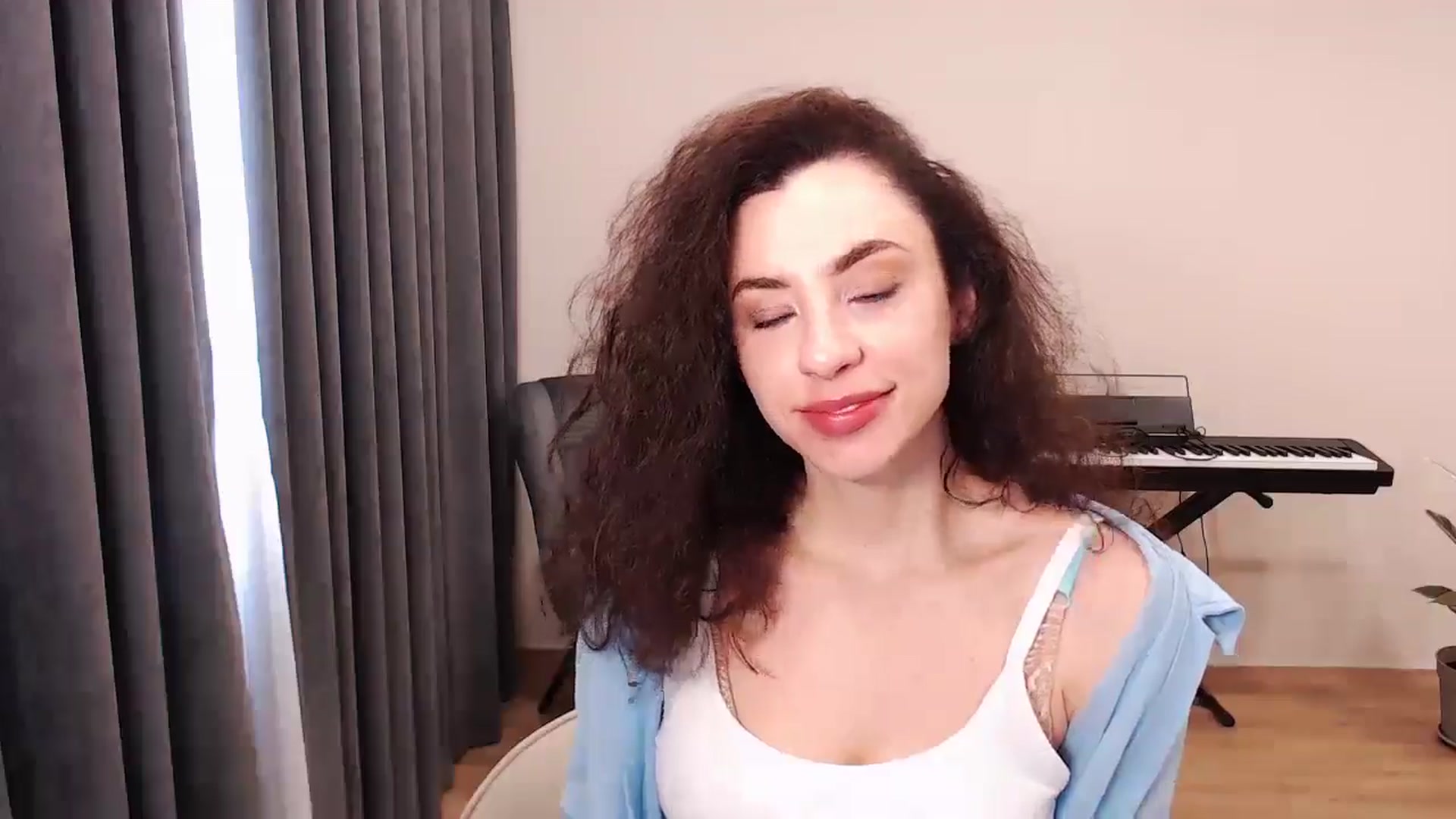 Gallery image thumbnail from Millla_Mi's myfreecams stream on, 05/21/2024, 05:02 image 3 of 20