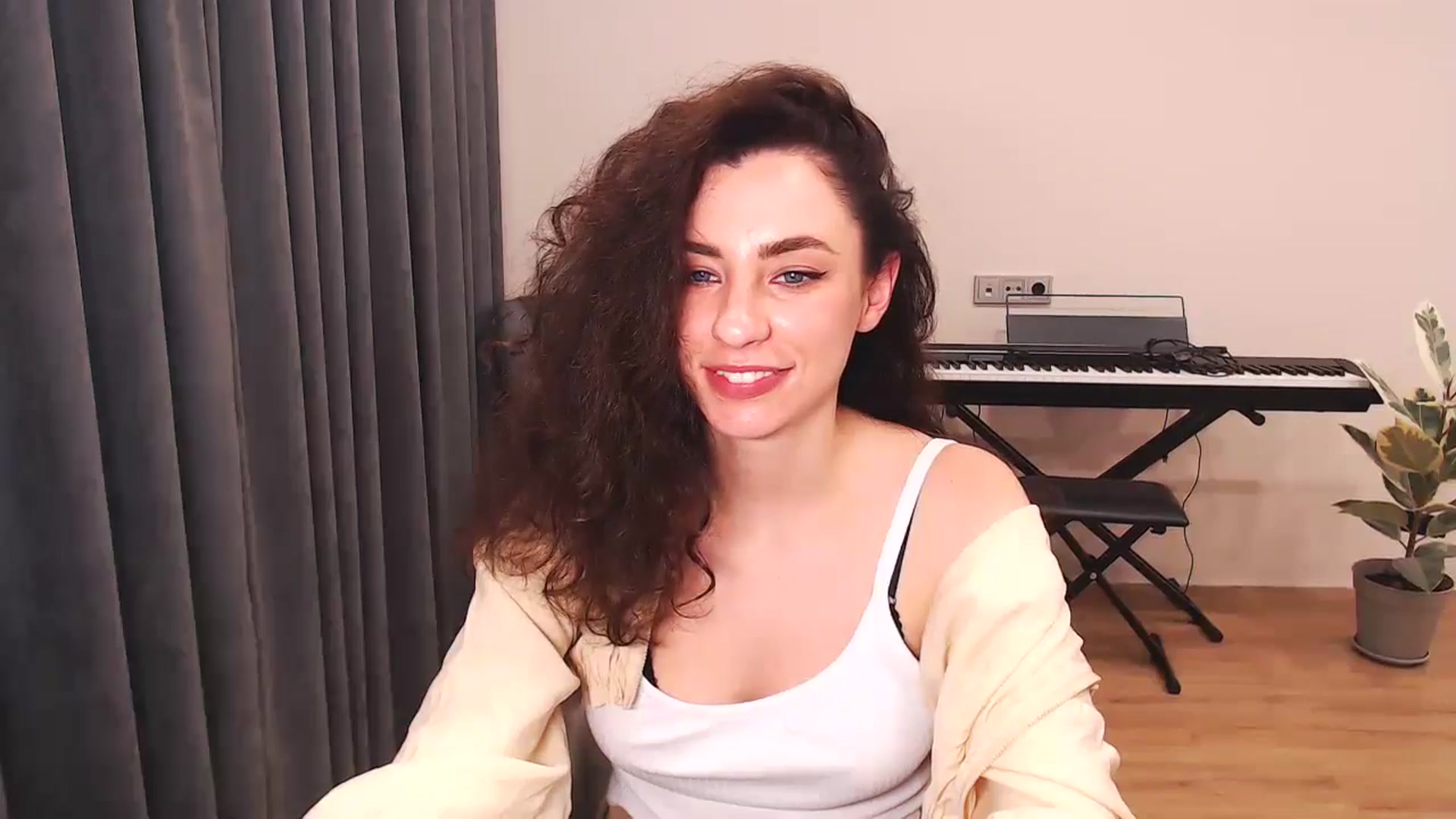 Gallery image thumbnail from Millla_Mi's myfreecams stream on, 05/26/2024, 14:20 image 16 of 20