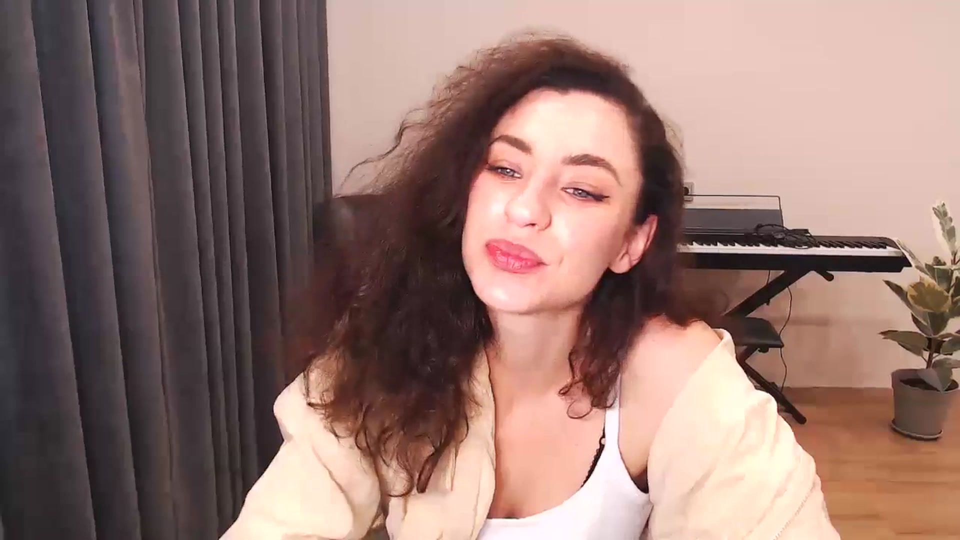 Gallery image thumbnail from Millla_Mi's myfreecams stream on, 05/26/2024, 14:20 image 2 of 20