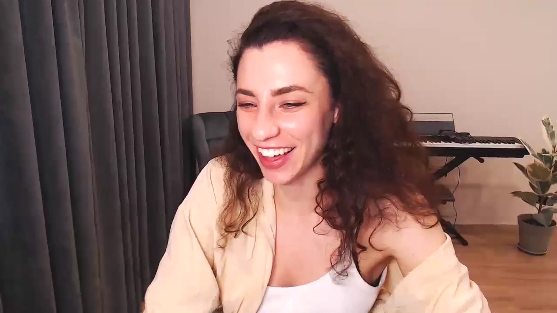 Gallery image thumbnail from Millla_Mi's myfreecams stream on, 05/26/2024, 14:20 image 5 of 20