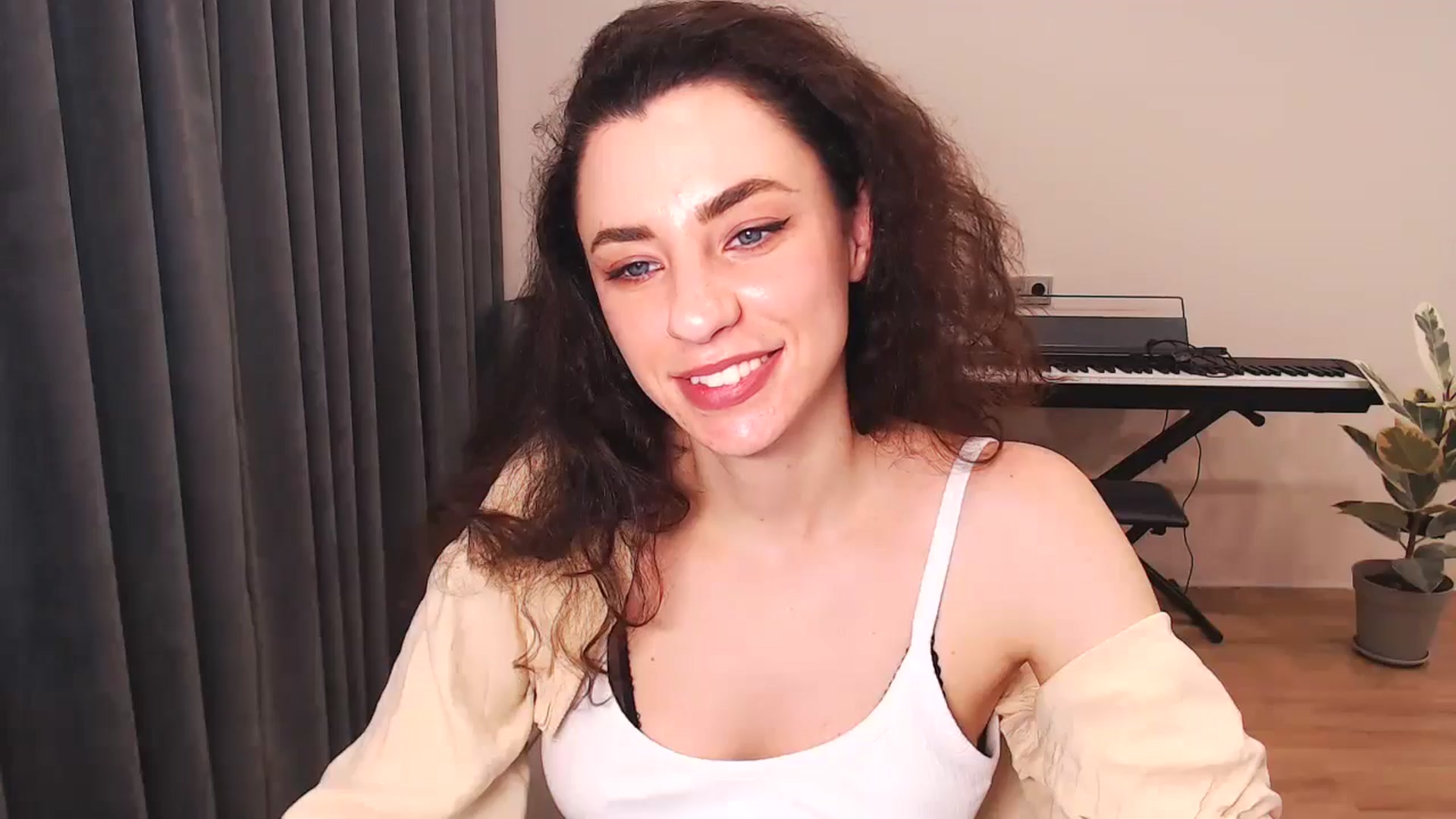 Gallery image thumbnail from Millla_Mi's myfreecams stream on, 05/26/2024, 14:20 image 8 of 20