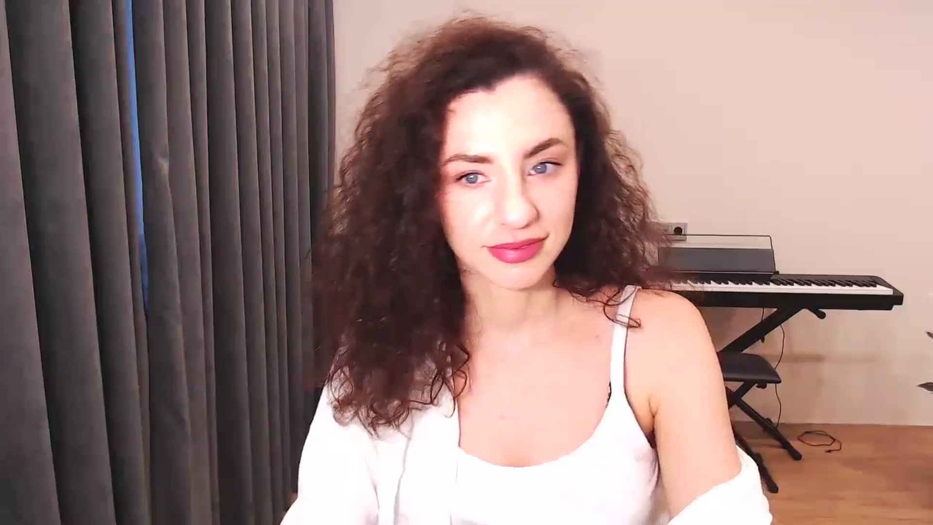 Gallery image thumbnail from Millla_Mi's myfreecams stream on, 05/29/2024, 17:04 image 7 of 20