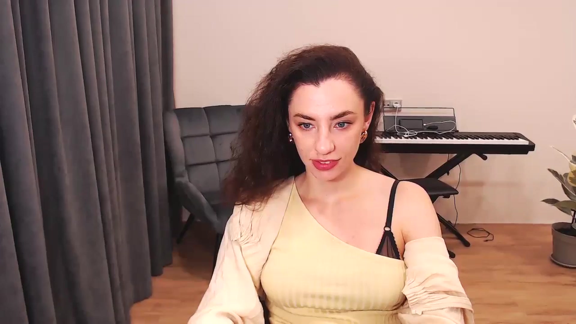 Gallery image thumbnail from Millla_Mi's myfreecams stream on, 06/02/2024, 05:51 image 6 of 20