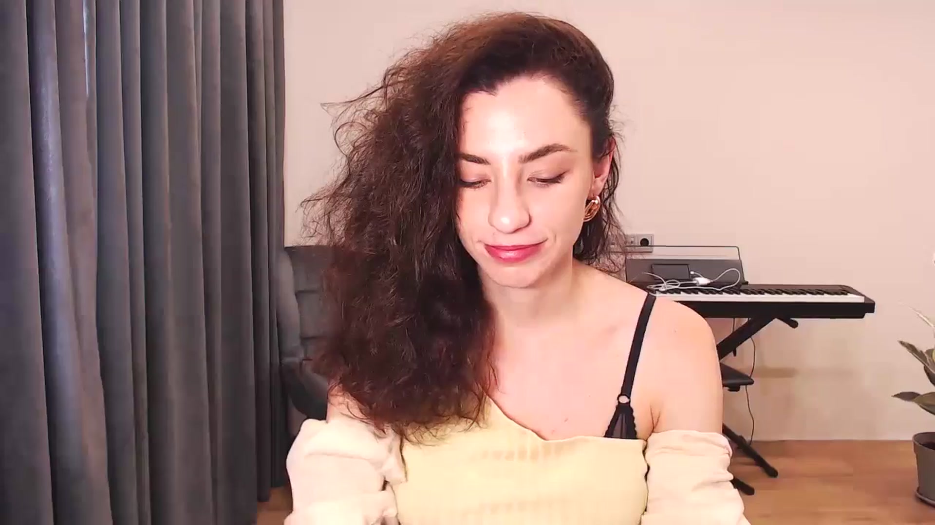 Gallery image thumbnail from Millla_Mi's myfreecams stream on, 06/02/2024, 12:34 image 18 of 20