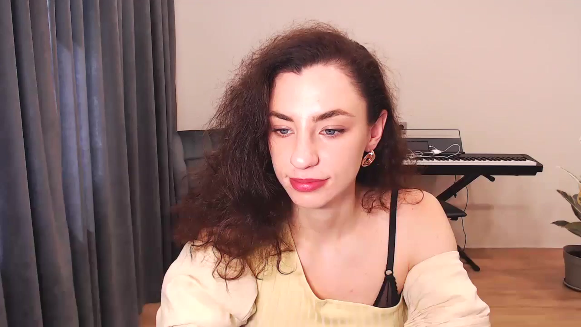 Gallery image thumbnail from Millla_Mi's myfreecams stream on, 06/02/2024, 12:34 image 8 of 20