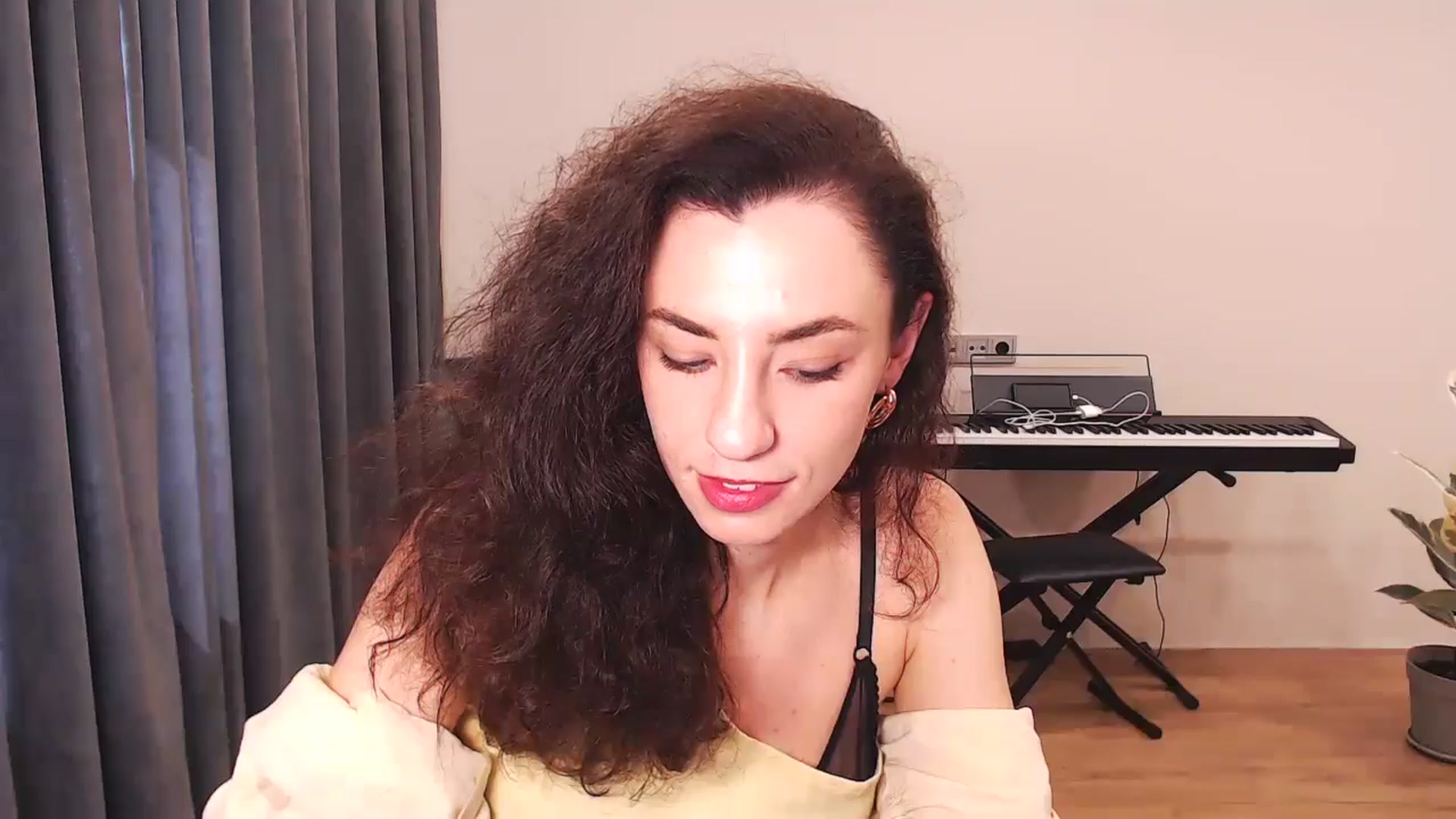 Gallery image thumbnail from Millla_Mi's myfreecams stream on, 06/02/2024, 12:34 image 11 of 20