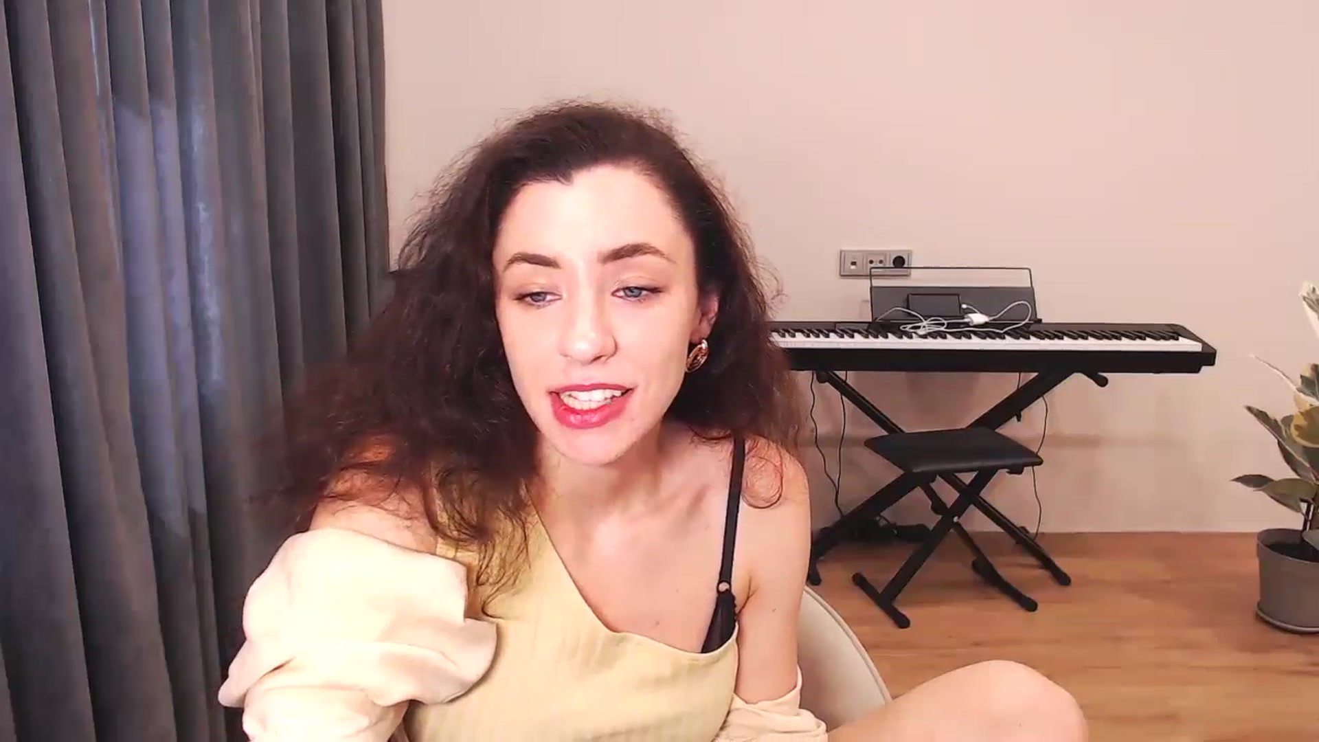Gallery image thumbnail from Millla_Mi's myfreecams stream on, 06/02/2024, 12:34 image 4 of 20