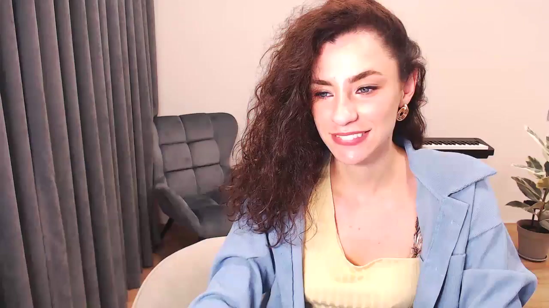 Gallery image thumbnail from Millla_Mi's myfreecams stream on, 06/15/2024, 11:03 image 18 of 20